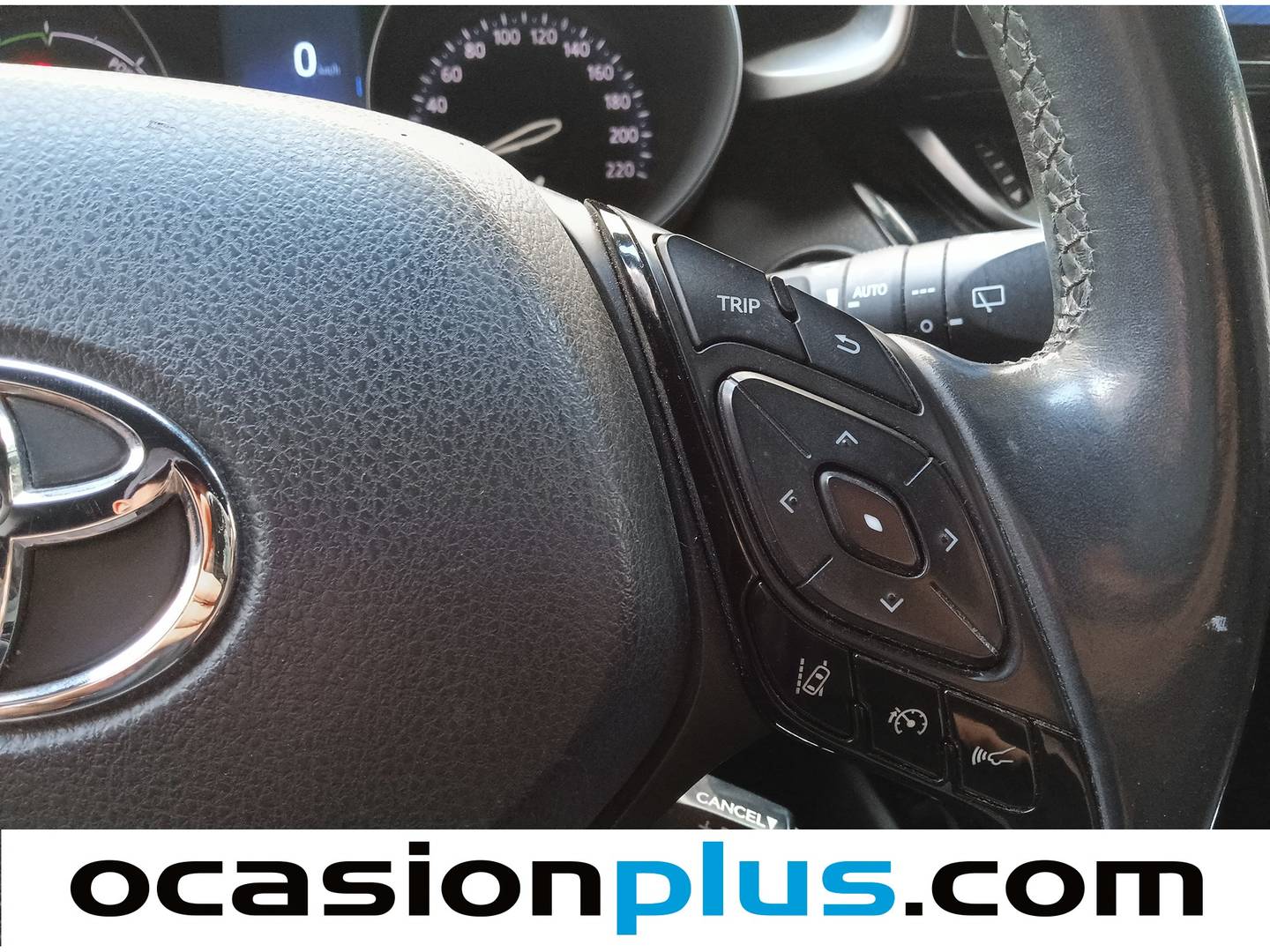 Foto Toyota C-HR Toyota C-HR 1.8 125H Dynamic Plus (122 CV)