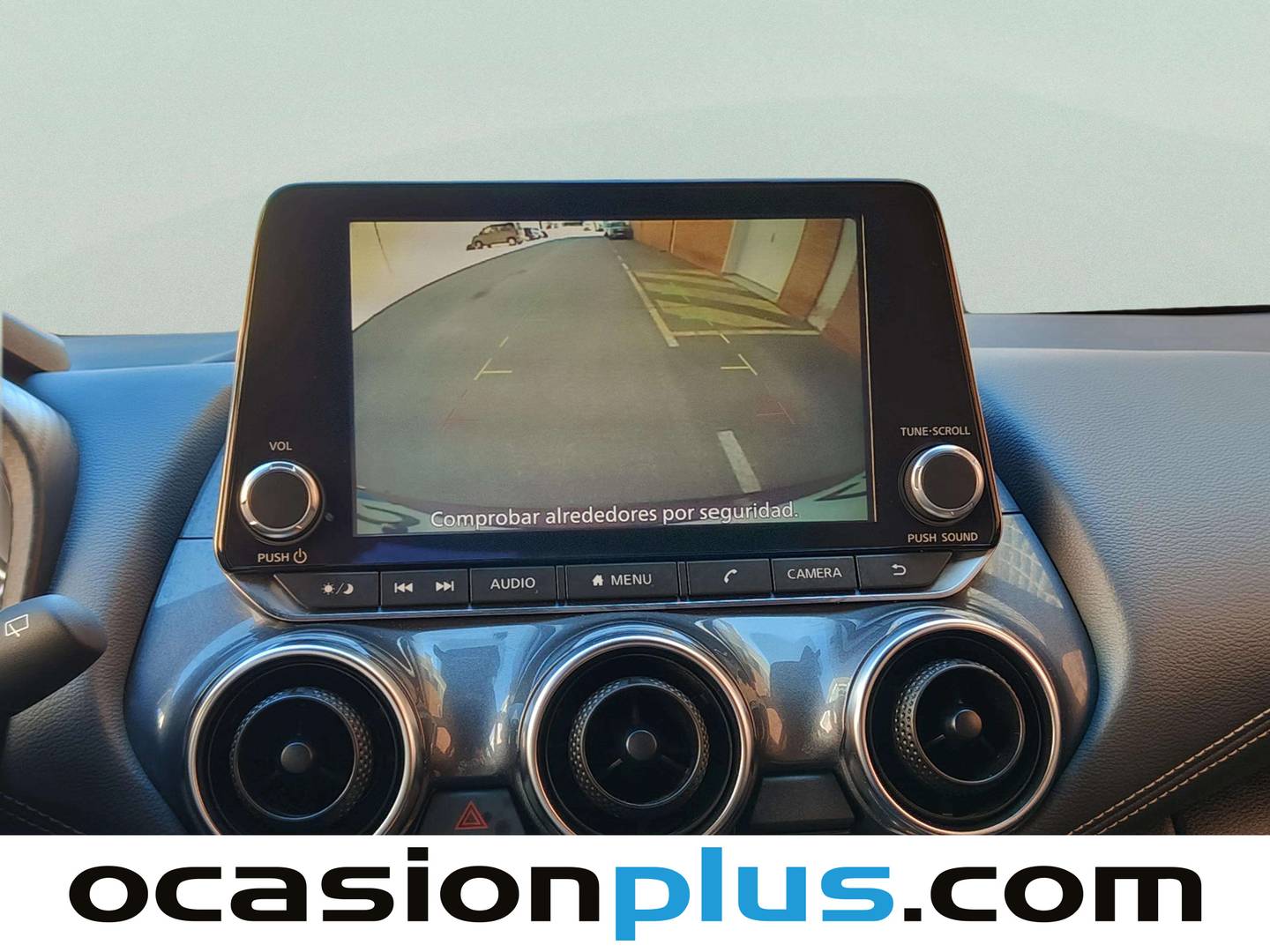 Extras y acabados del Nissan JUKE Nissan Juke DIG-T N-Connecta 4x2 (117 CV)