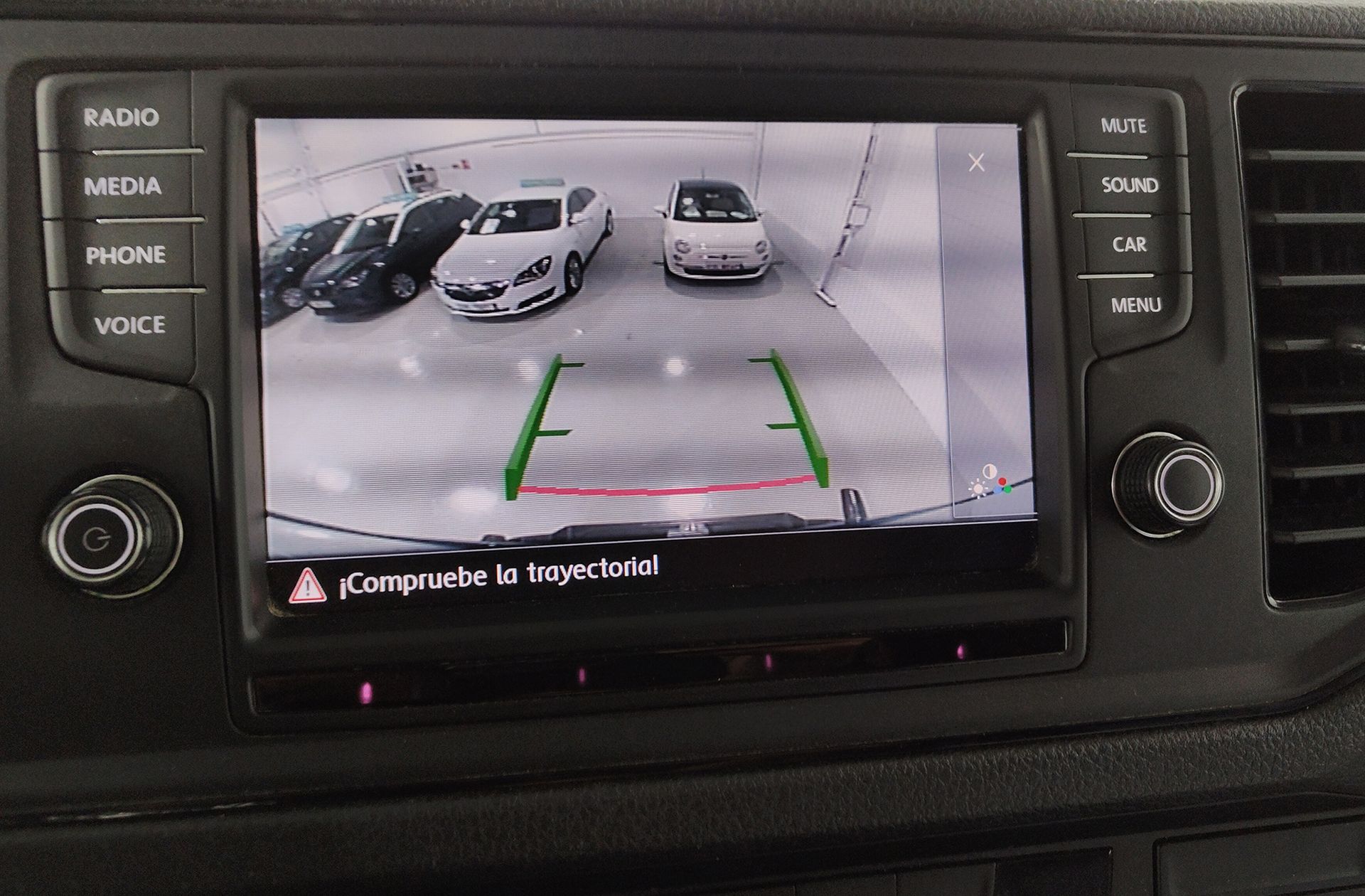 Volkswagen Crafter 30 Furgón Batalla Media TN 2.0 TDI 3 plazas - foto 24