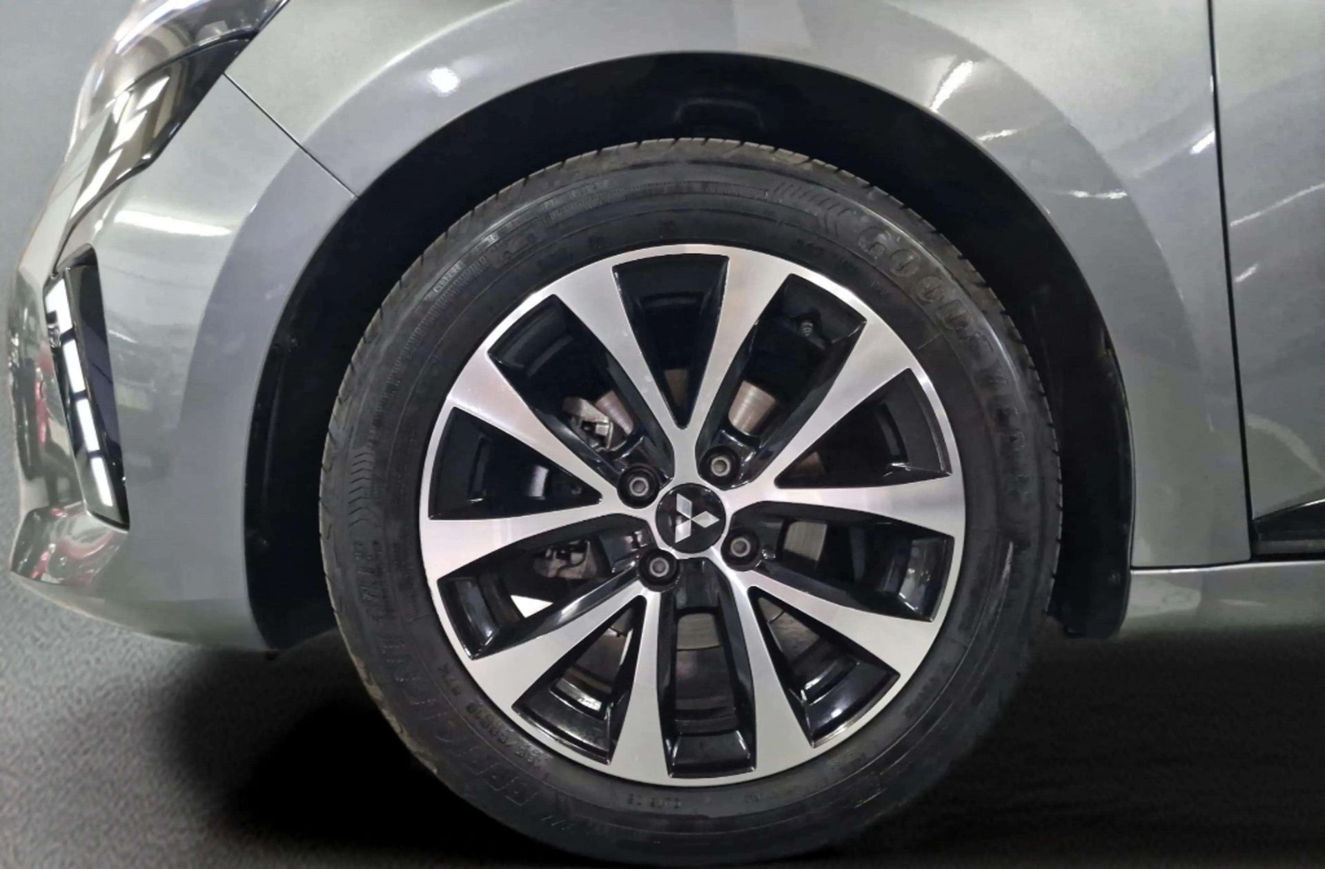 Mitsubishi Colt 100T Kaiteki - foto 34