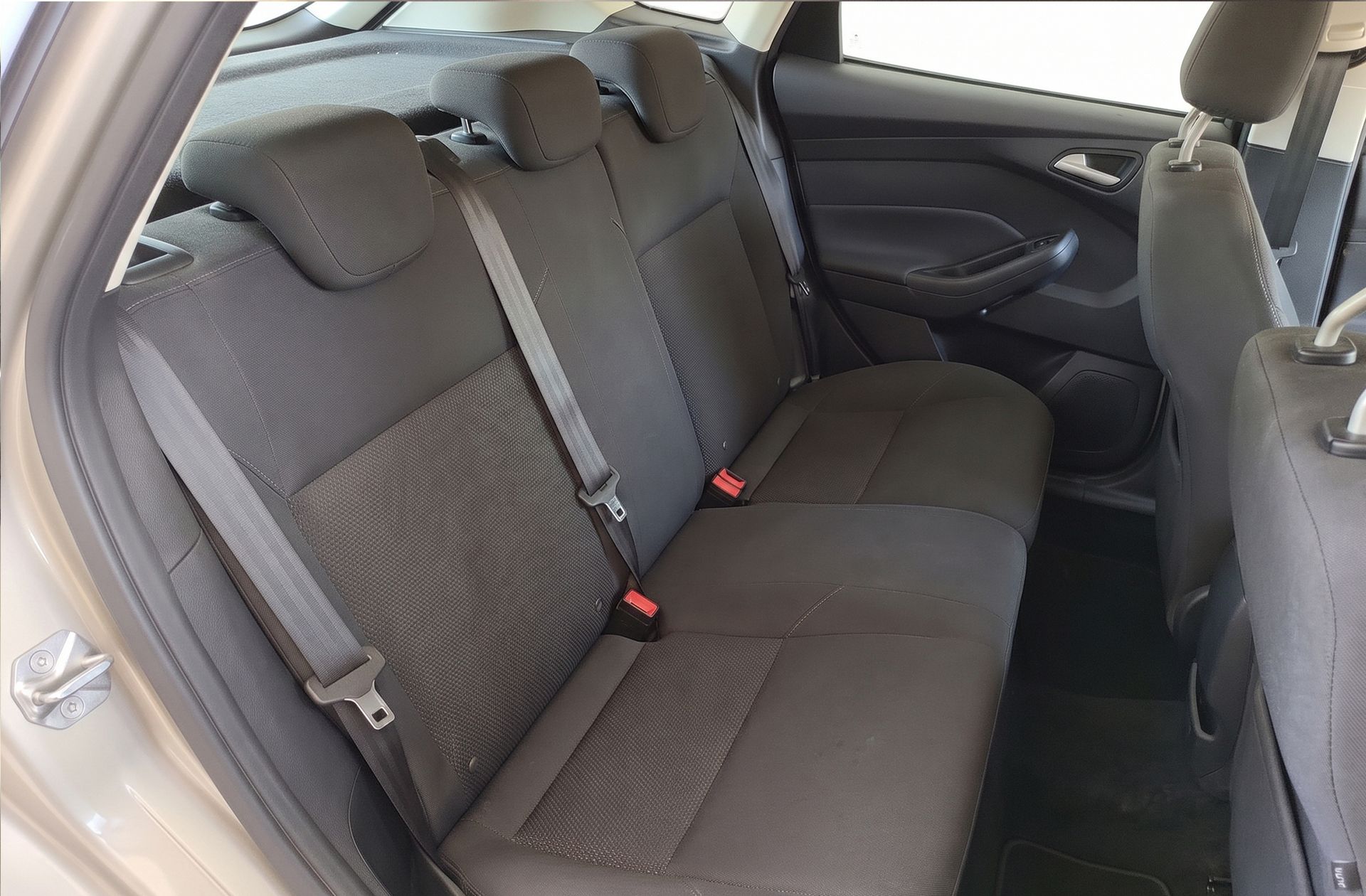 Ford Focus 1.0 EcoBoost Trend+ - foto 16
