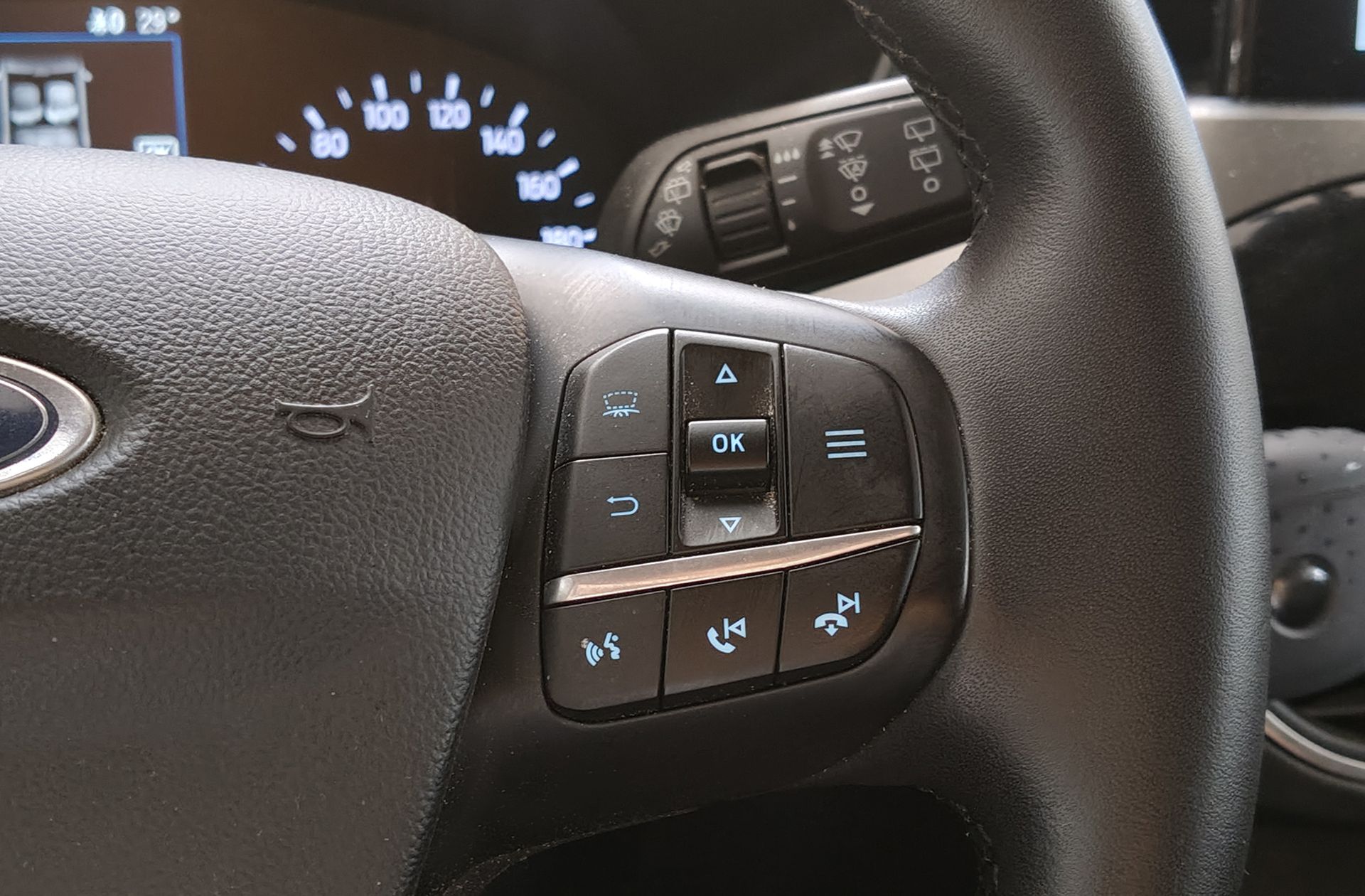 Ford Kuga 2.0 EcoBlue MHEV Titanium - foto 33