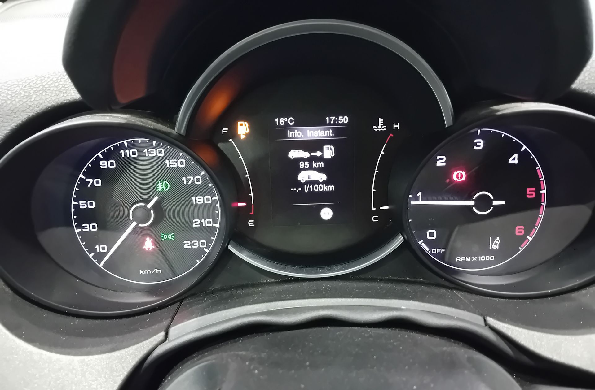 Fiat 500X 1.6 MultiJet Cross 4x2 - foto 21