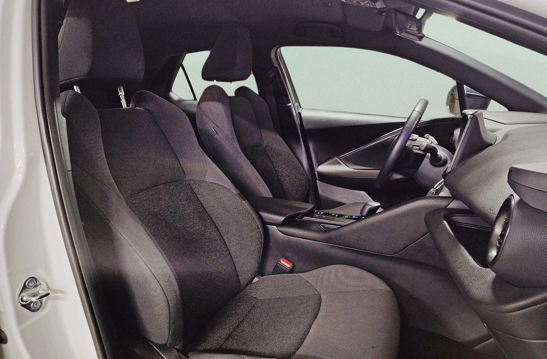 Toyota C-HR 1.8 140H Active - foto 17