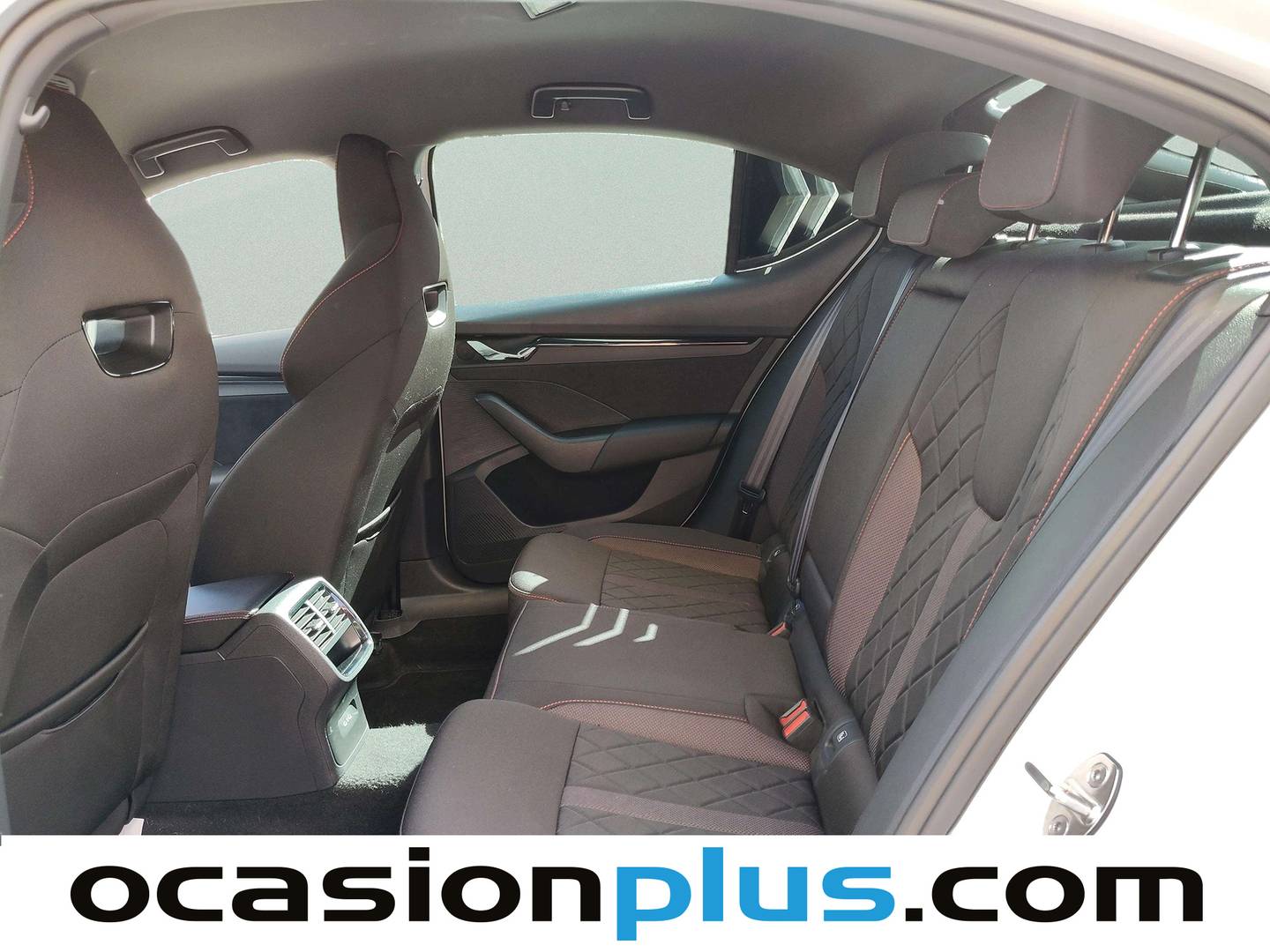Foto asientos traseros Skoda Octavia Skoda Octavia 1.4 TSI PHEV RS DSG (245 CV)