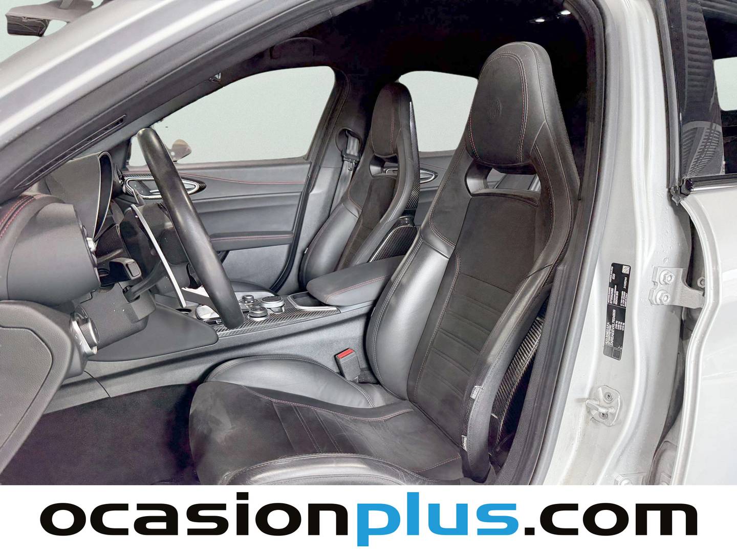 Foto asientos delanteros Alfa Romeo Giulia Alfa Romeo Giulia 2.9T V6 Quadrifoglio AT (510 CV)