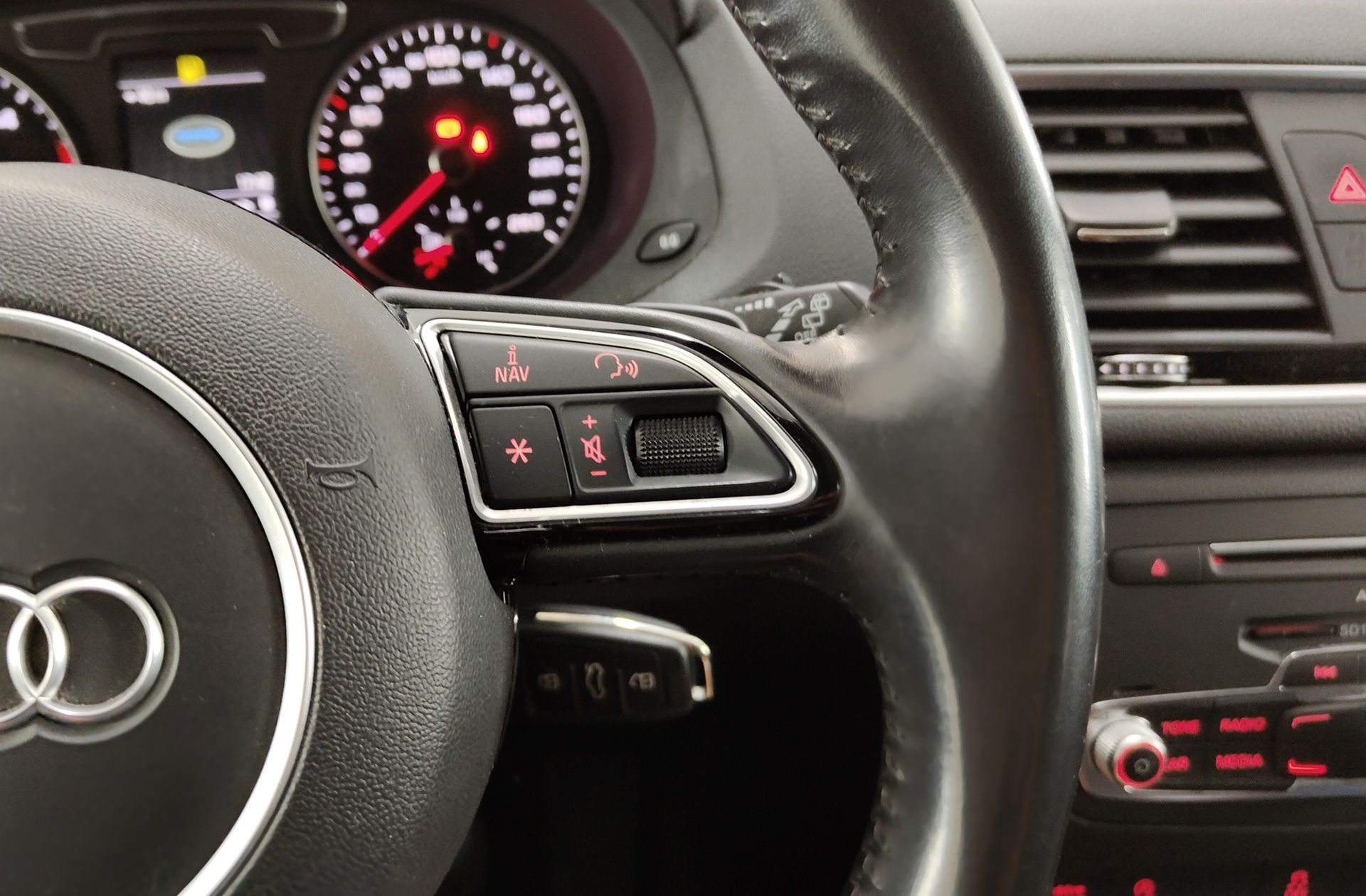 Audi Q3 sport edition 2.0 TDI S tronic - foto 31