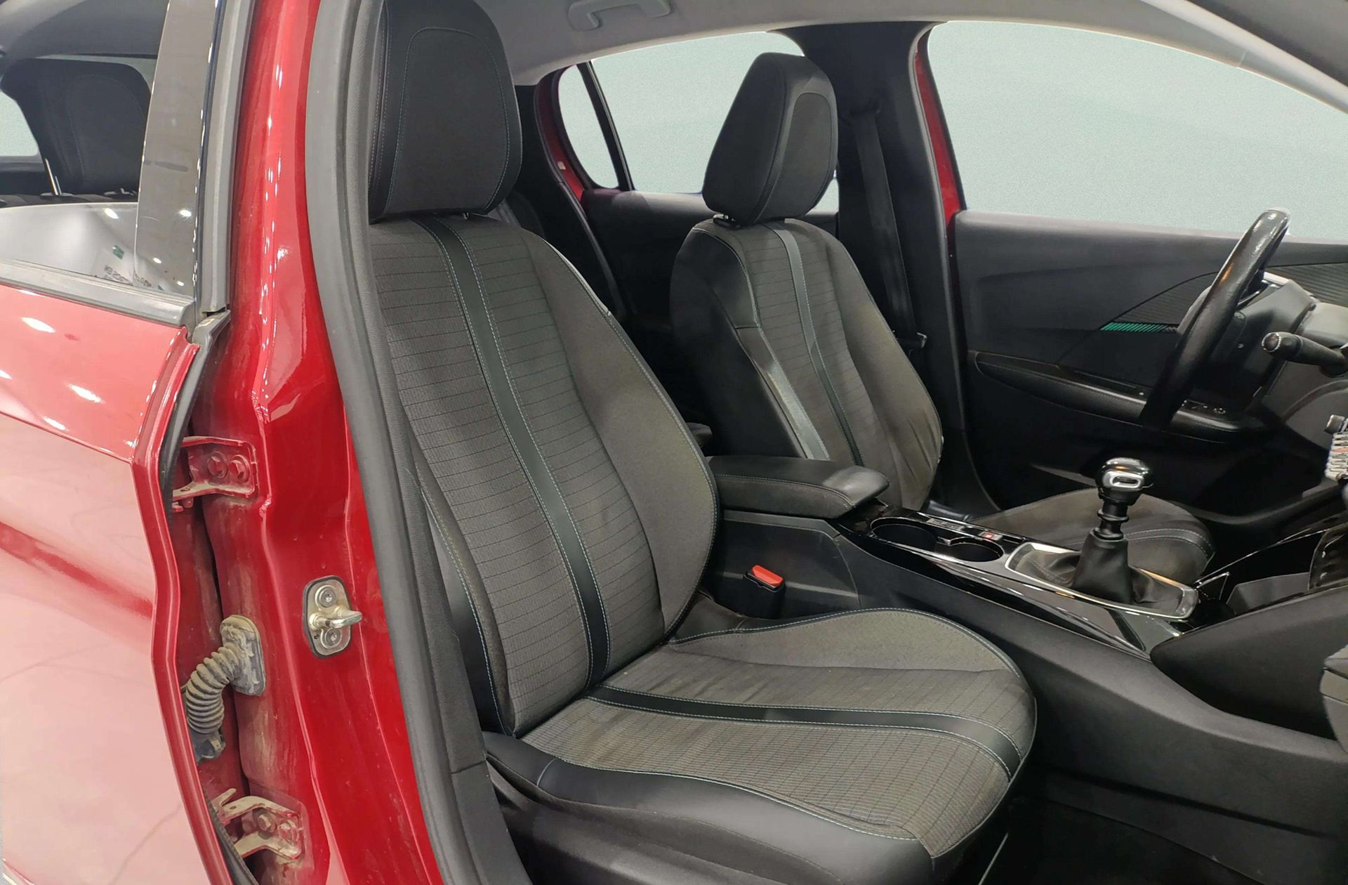 Peugeot 208 PureTech 100 Allure - foto 16