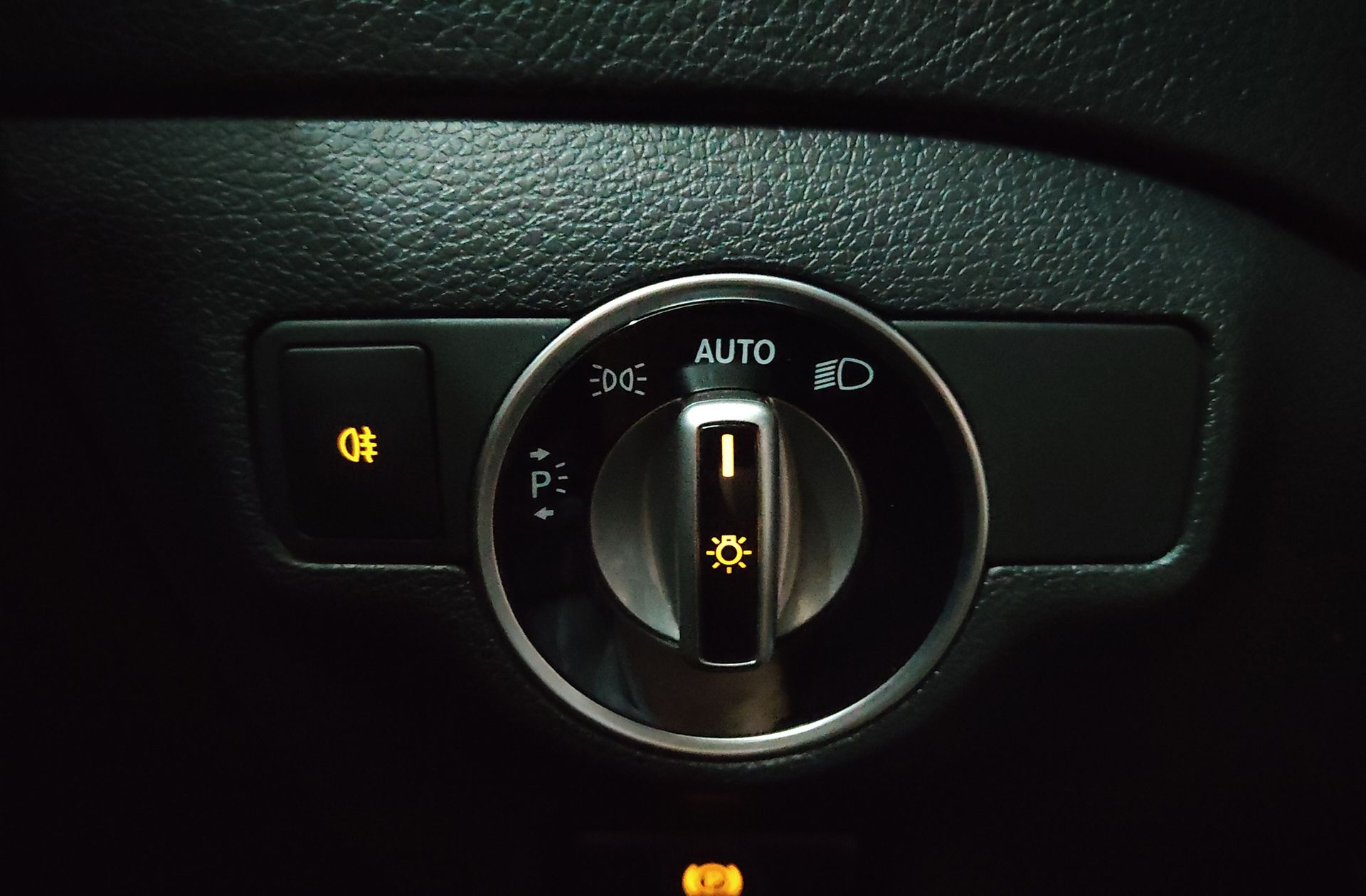 Mercedes-Benz GLA 180 Pack AMG - foto 24