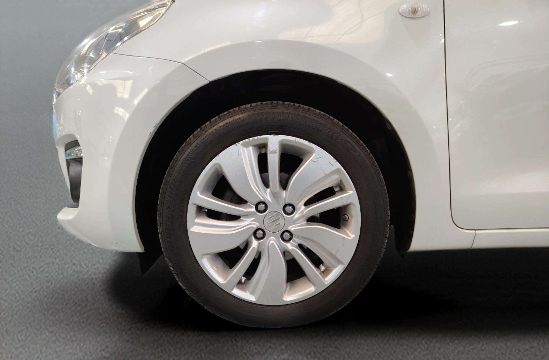 Suzuki Swift 1.2 GLE - foto 29