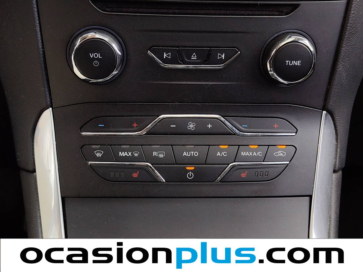 Extras y acabados del Ford S-MAX FORD S-MAX .5 EcoBoost Titanium 160 CV 7 Plazas