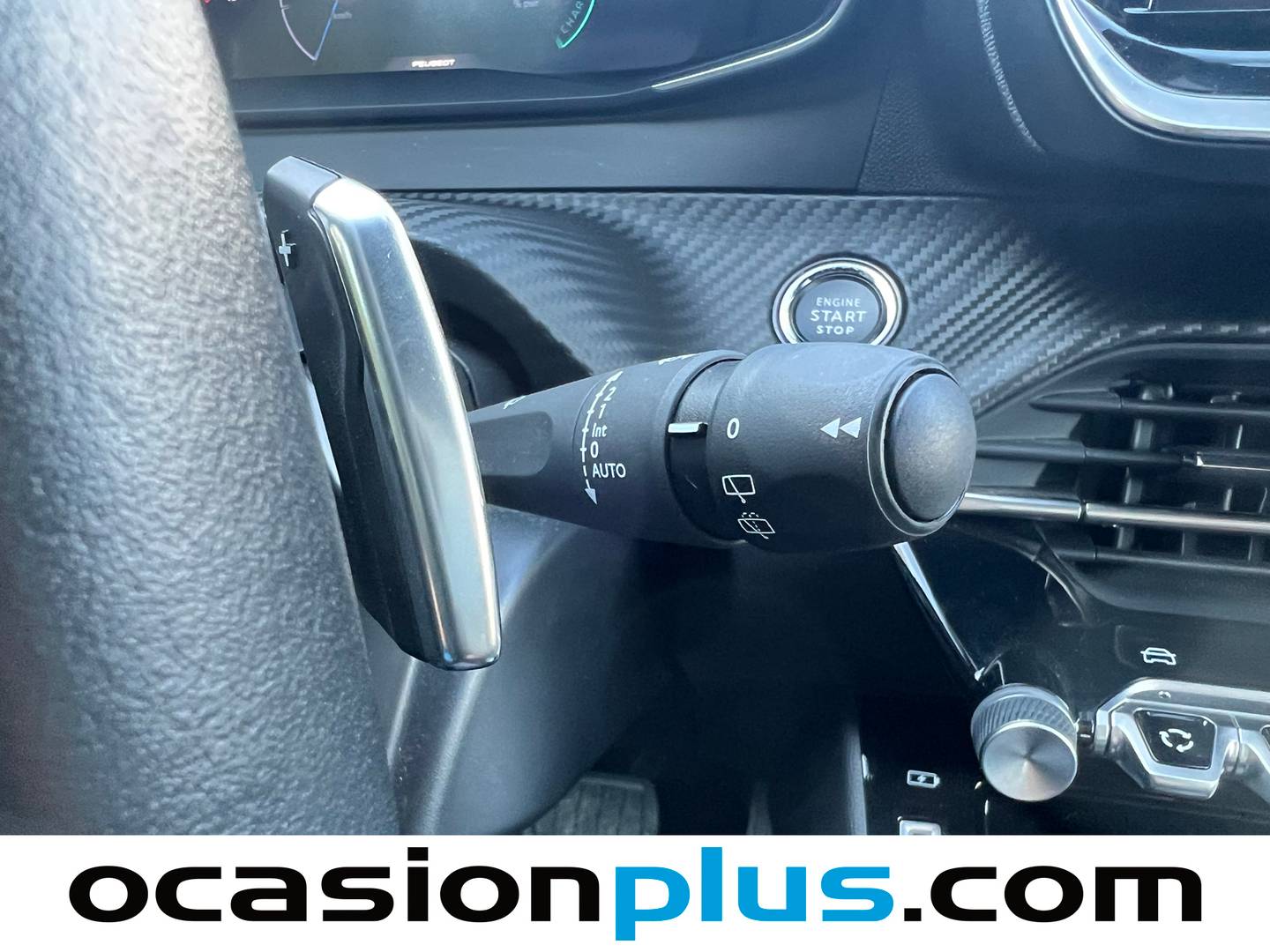 Foto Peugeot 2008 Peugeot 2008 Allure Hybrid eDCS6 (136 CV)