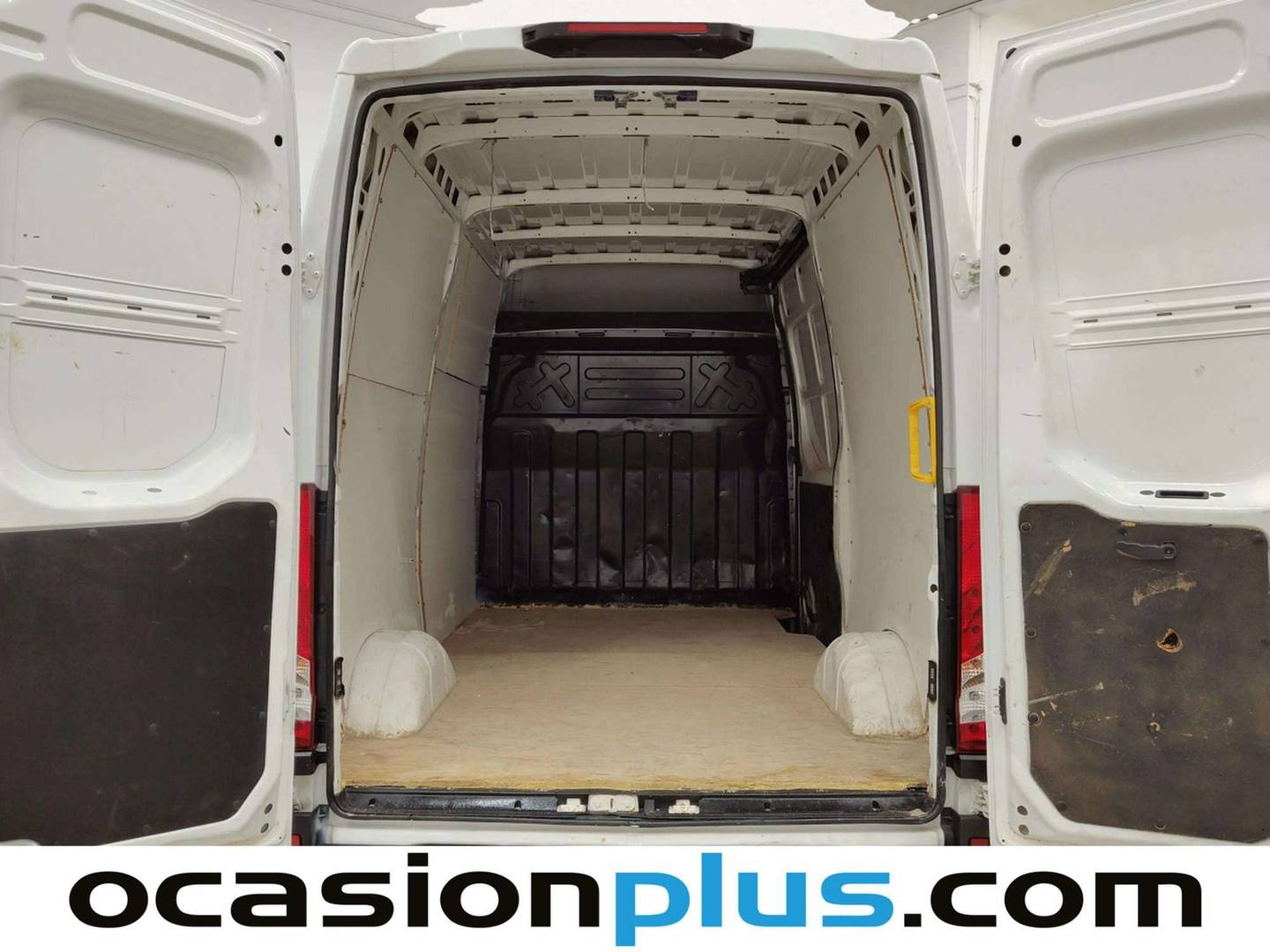 Foto asientos delanteros Iveco Daily Iveco Daily Furgon  35S 16 V 3520/H2 A8 (156 CV)