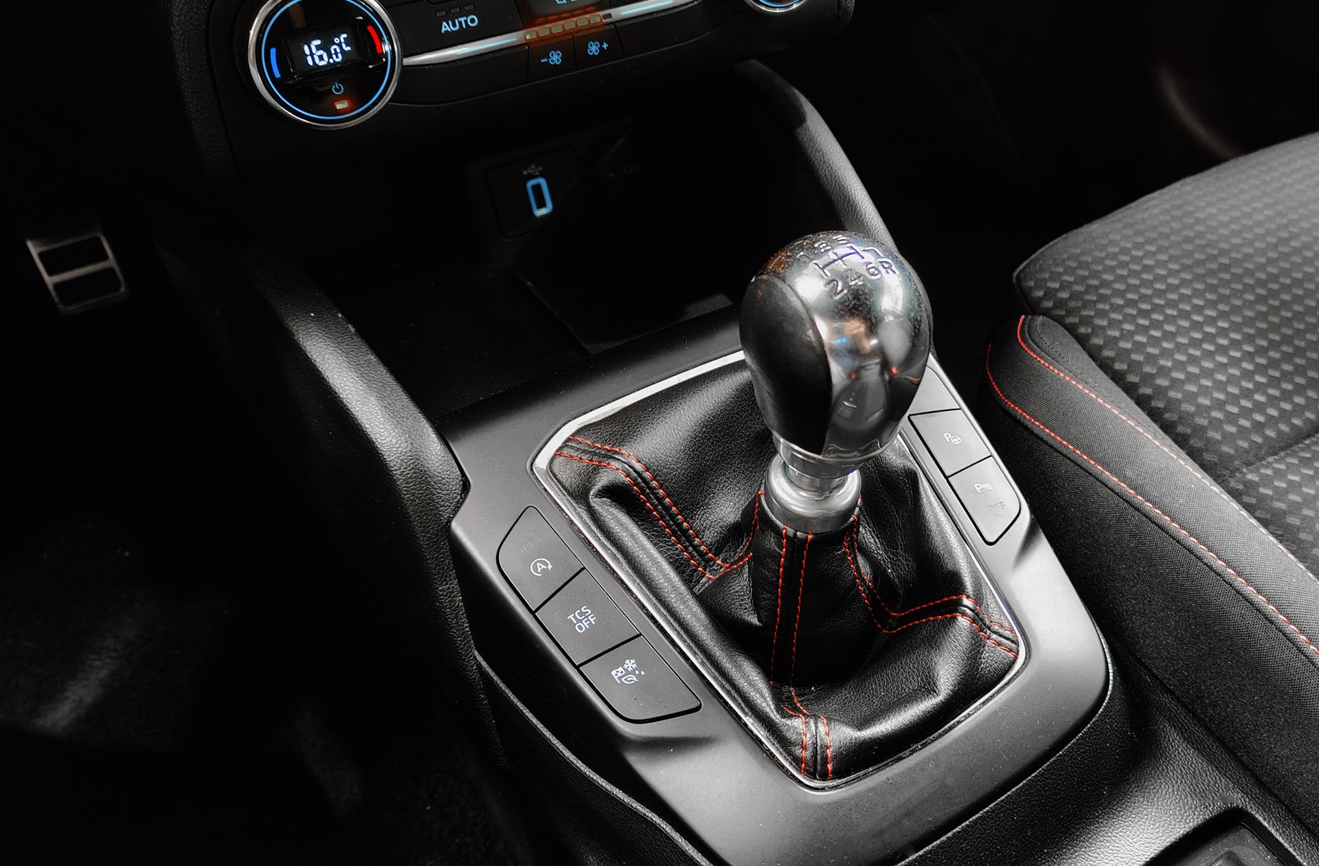 Ford Focus 1.0 EcoBoost ST-Line - foto 5