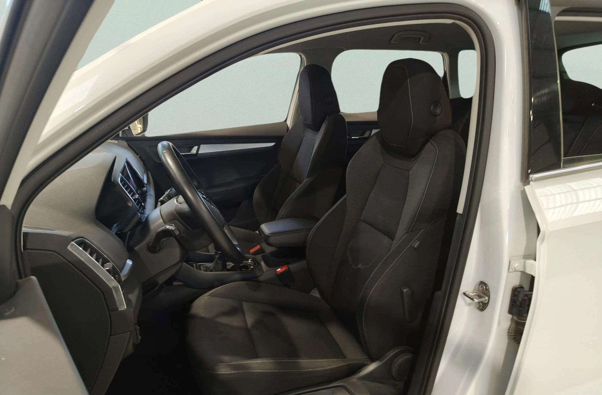Škoda Karoq 2.0 TDI Selection - foto 10