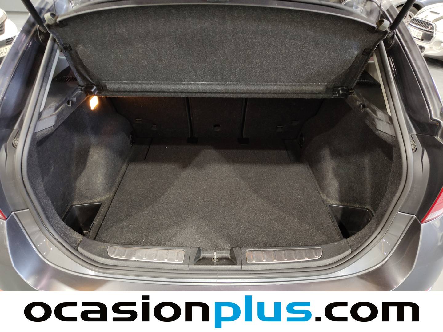 Fotos maletero BMW X1 BMW X1 sDrive18d (143 CV)