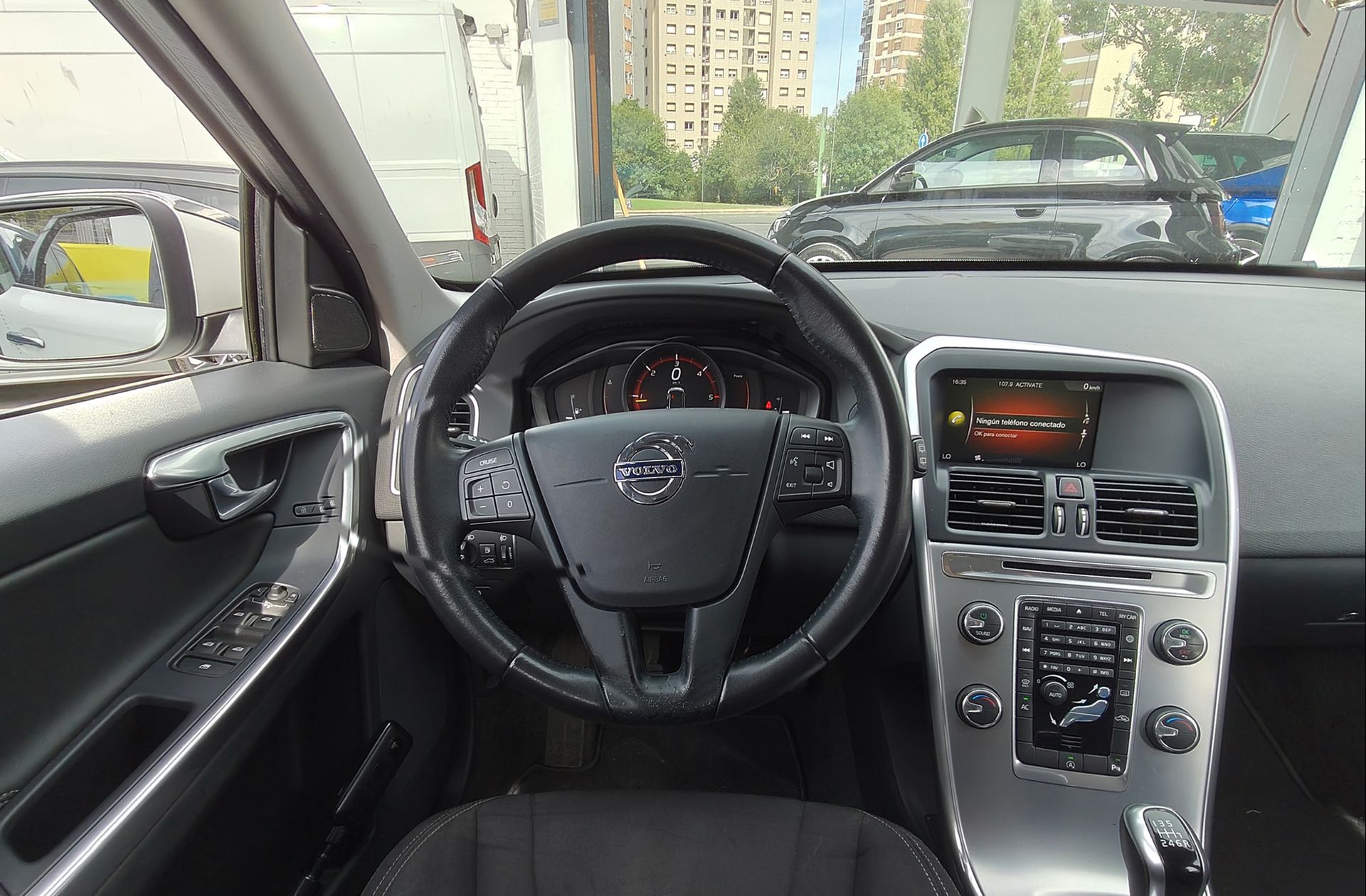 Volvo XC60 D3 Kinetic - foto 19
