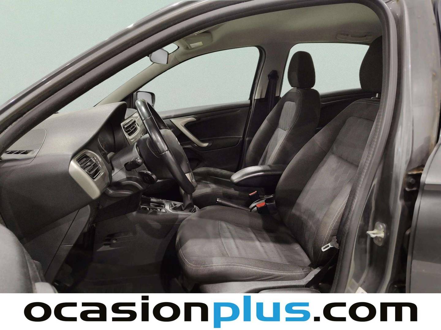 Foto asientos delanteros Citroën C-Elysée Citroën C-Elysee BlueHDi 100 Shine (100 CV)
