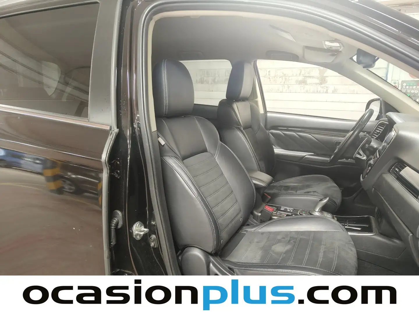 Foto Mitsubishi Outlander Mitsubishi Outlander 2.4 PHEV Motion 4WD Auto (224 CV)