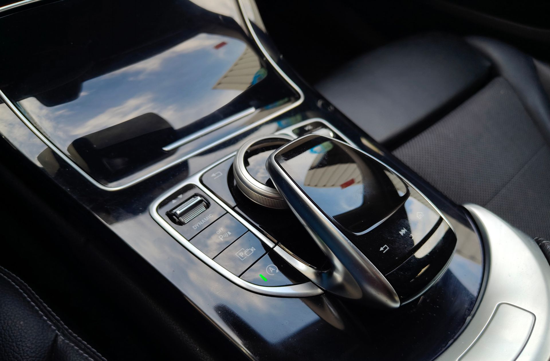 Mercedes-Benz Clase C 200 Pack AMG - foto 30