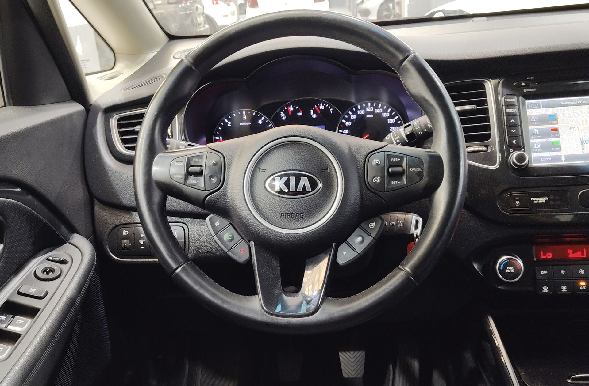 Kia Carens 1.7 CRDi VGT Eco-Dynam x-Tech - foto 23