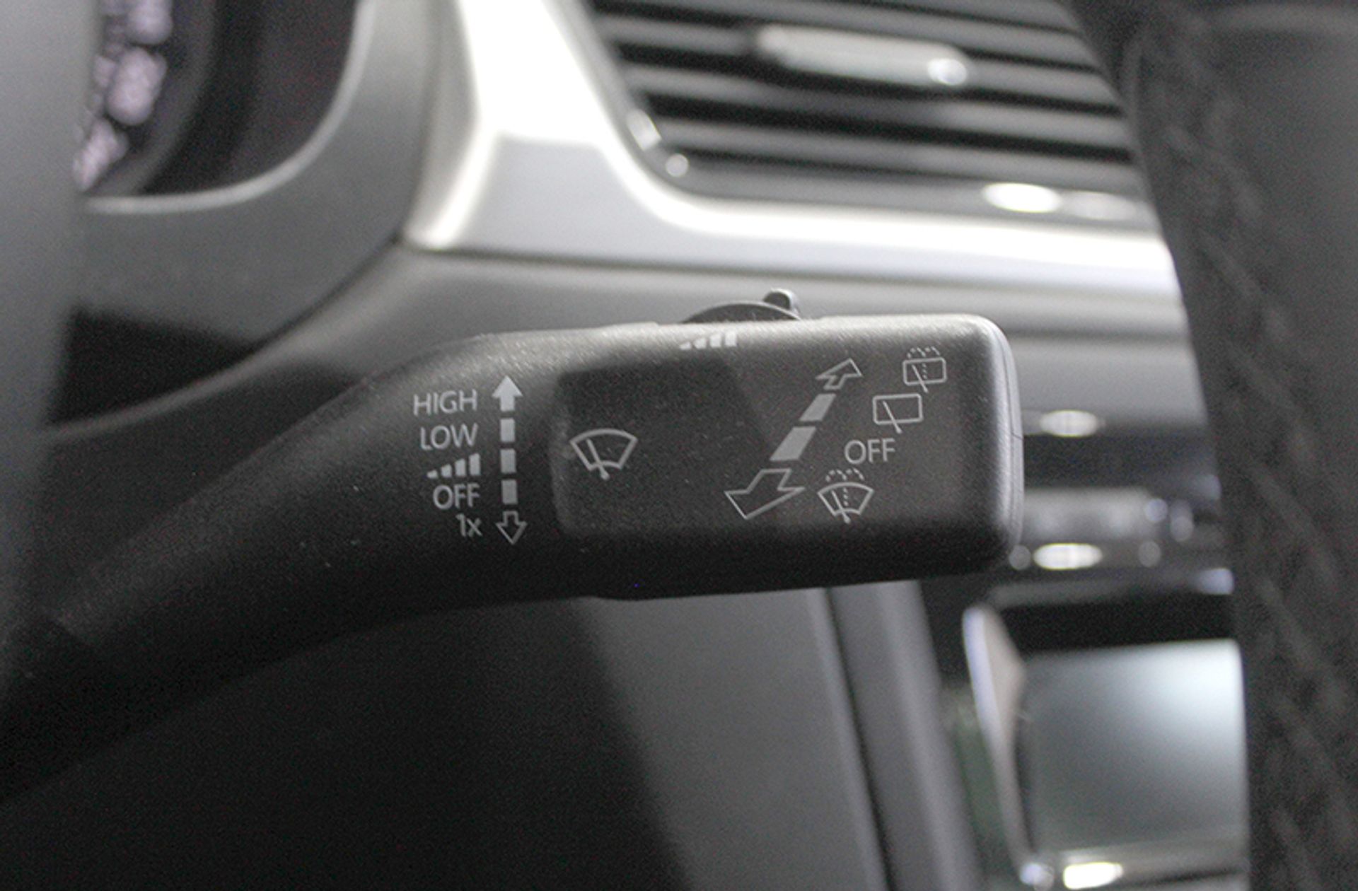 Škoda Rapid Spaceback 1.6 TDI CR Ambition - foto 25