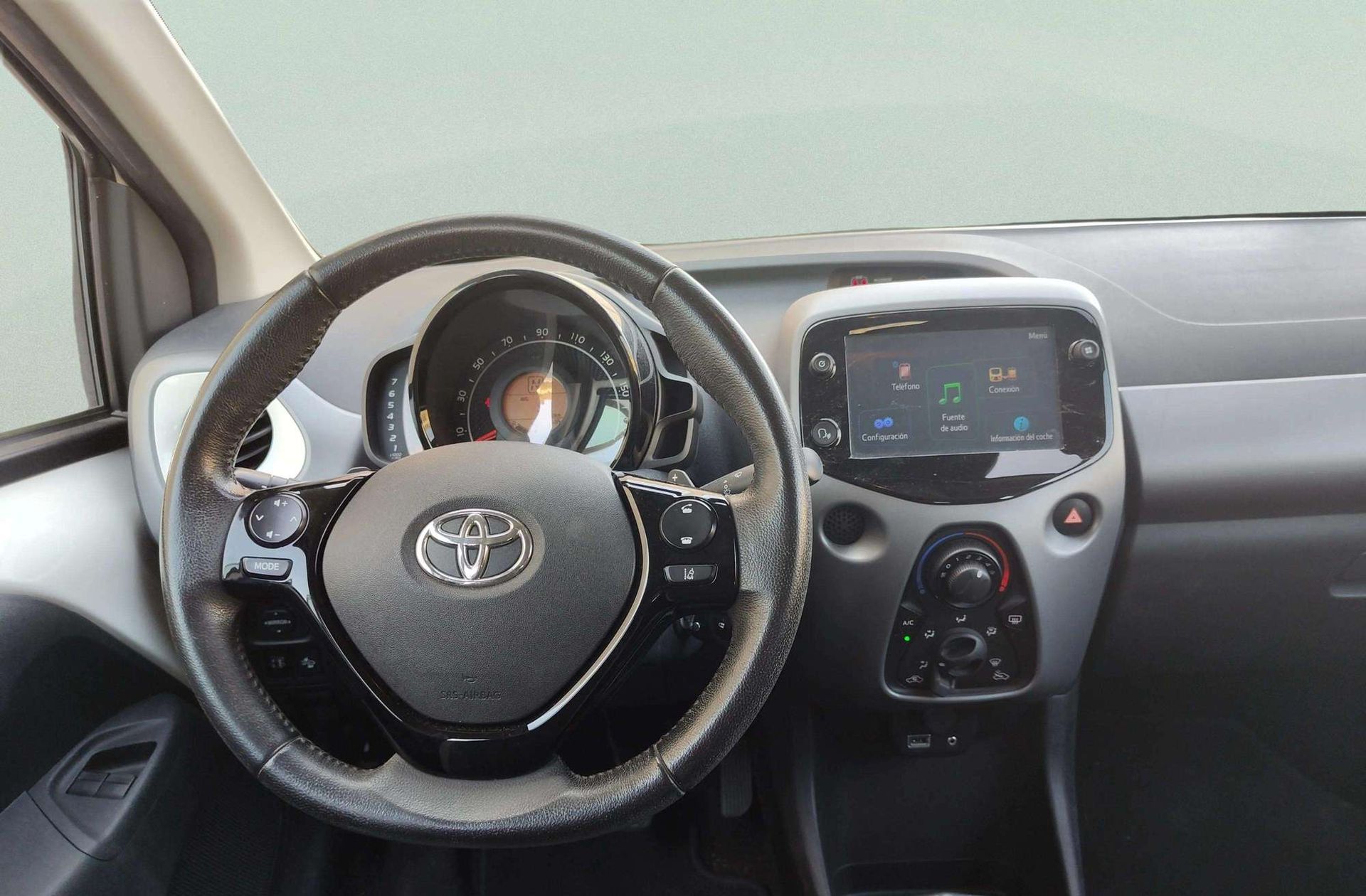 Toyota Aygo 1.0 70 x-play - foto 21