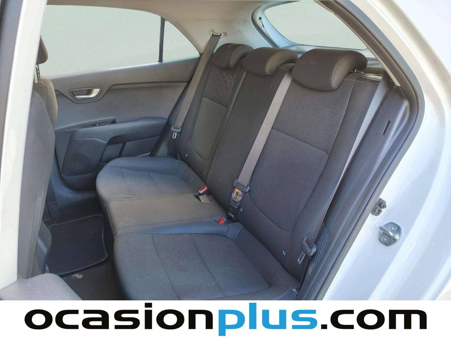 Foto asientos traseros KIA Rio KIA Rio 1.0 T-GDi MHEV iMT Drive (100 CV)