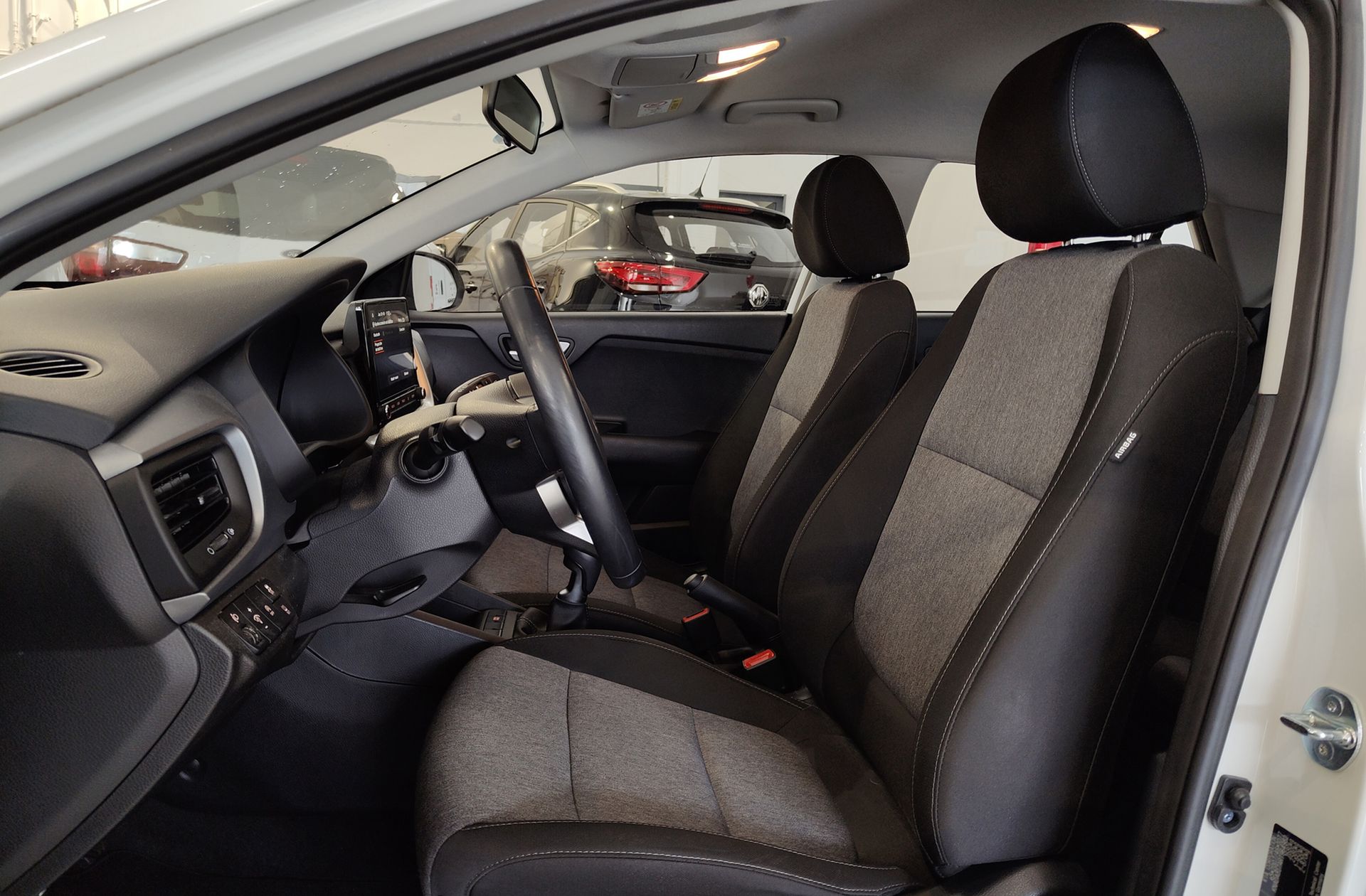 Kia Stonic 1.0 T-GDi MHEV Concept - foto 9