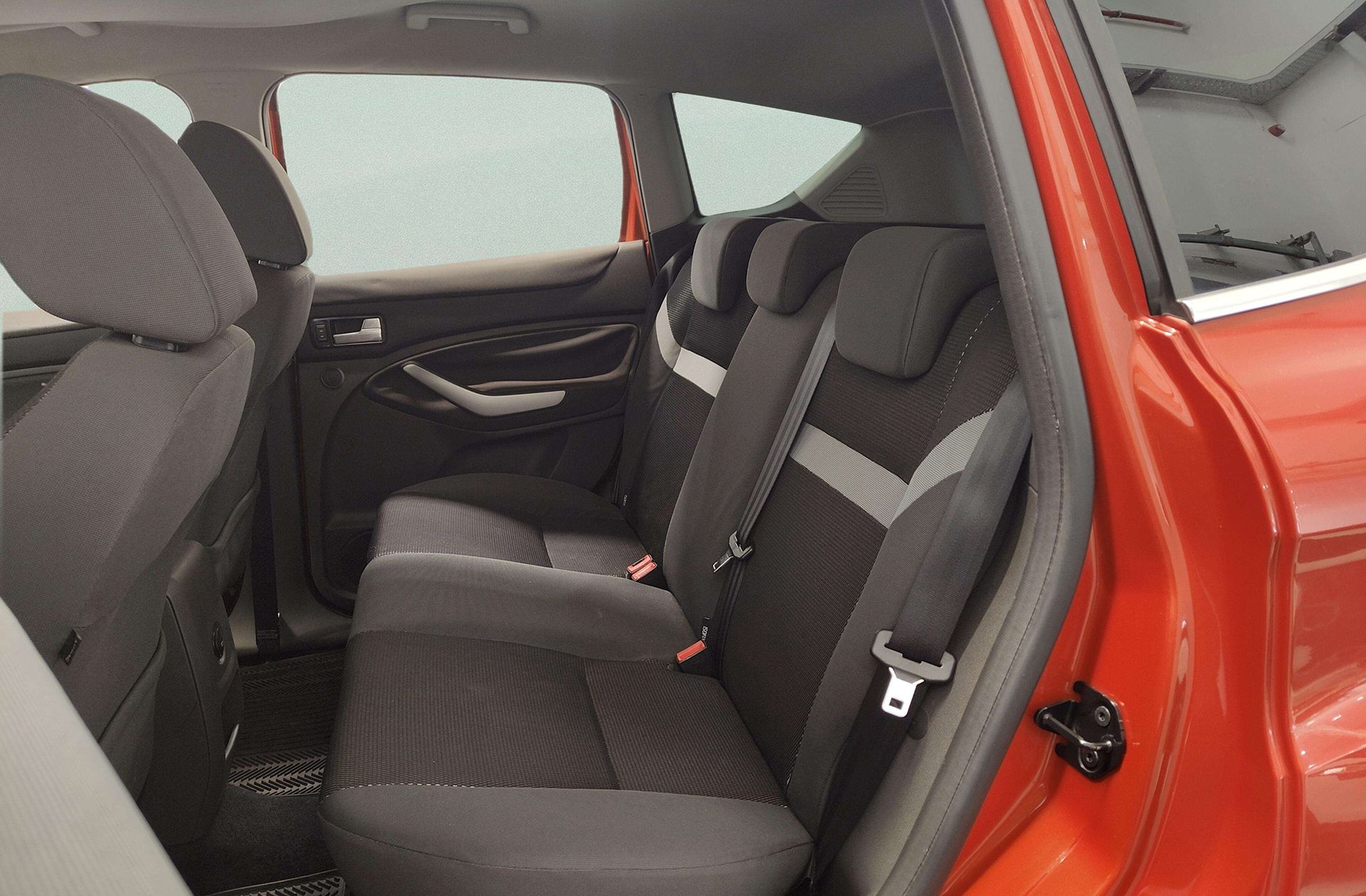 Ford Kuga 2.0 TDCi Trend 4x2 - foto 9