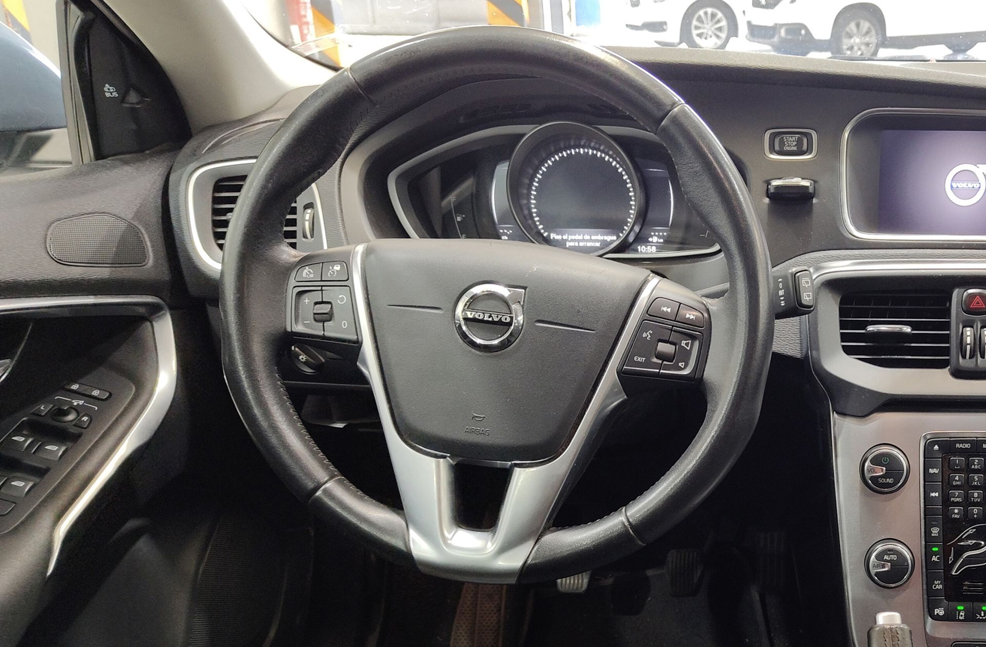 Volvo V40 D2 Momentum - foto 22
