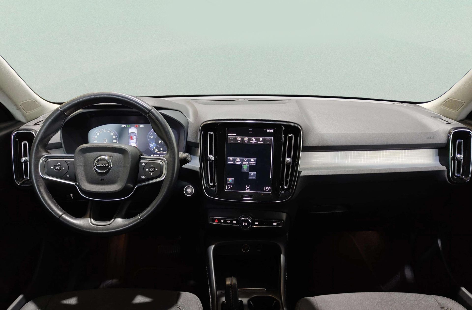 Volvo XC40 B4 G Momentum Pro AWD - foto 6