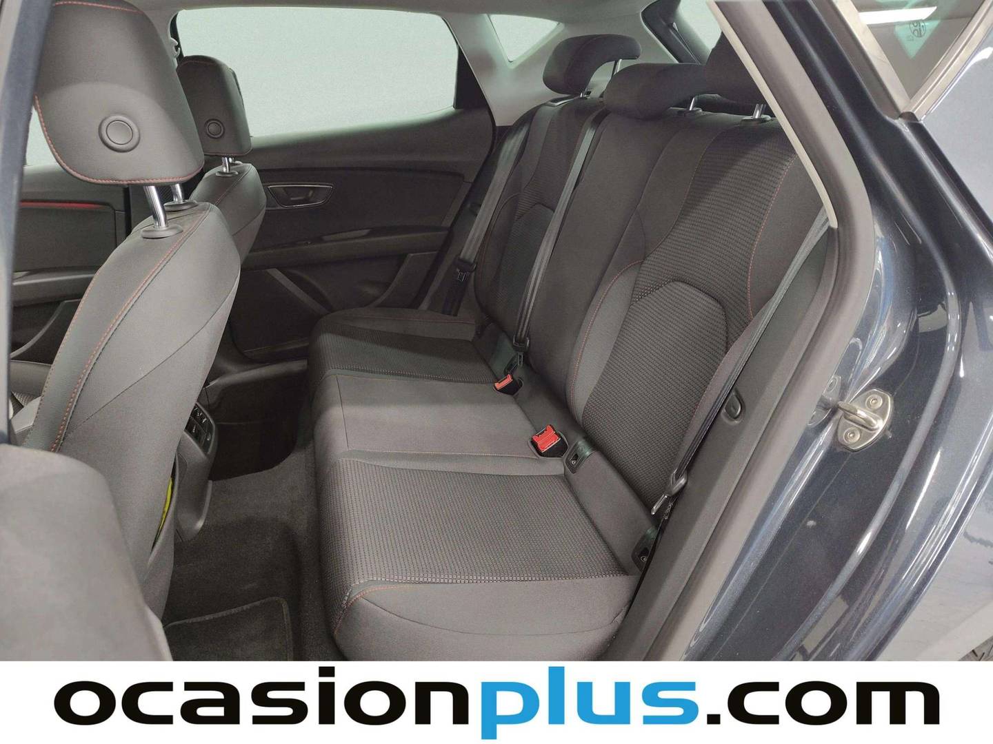 Foto asientos traseros Seat León Seat León 2.0 TSI S&S FR Edition Plus DSG (190 CV)