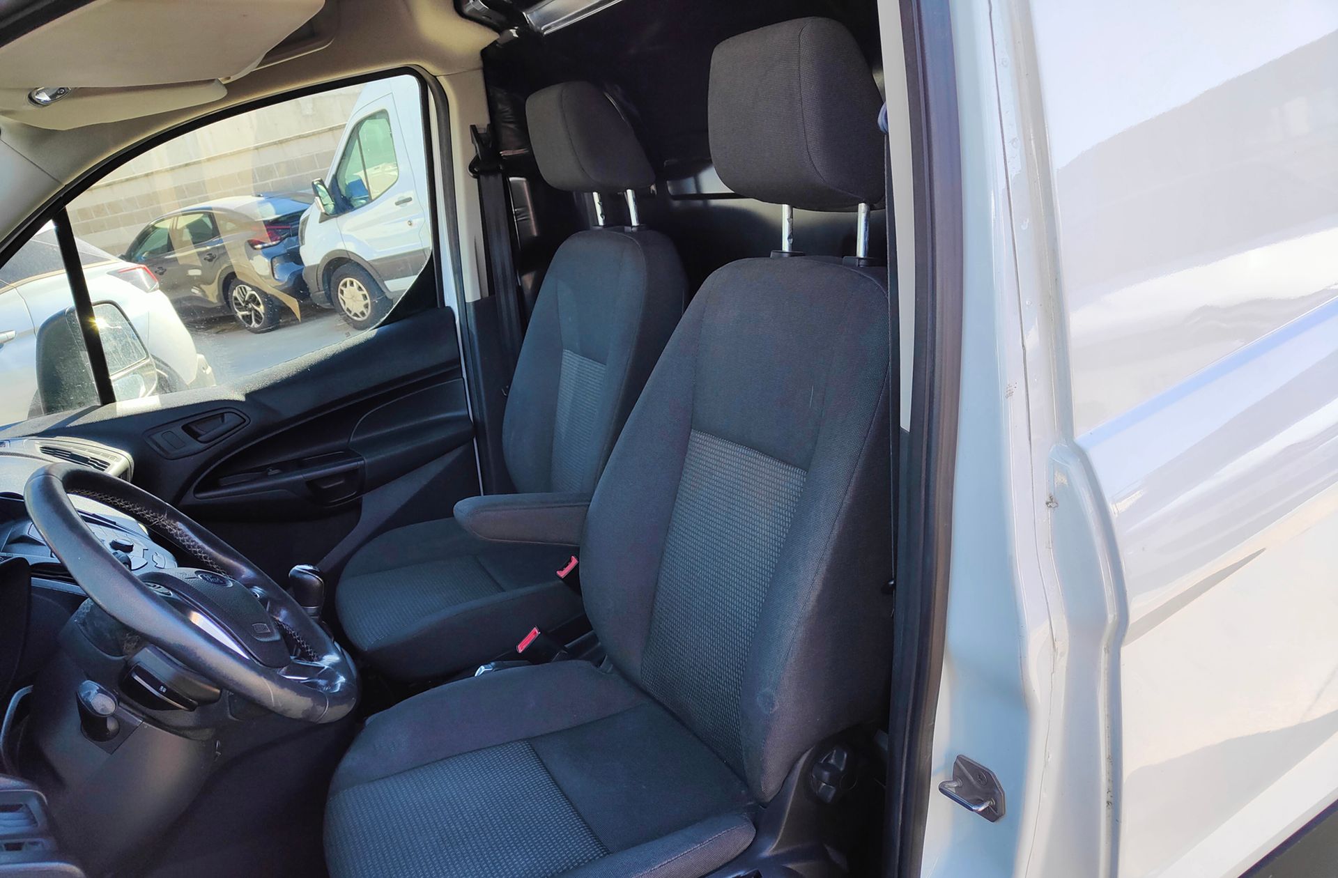 Ford Transit Connect 1.6 TDCi Ambiente 200 L1 - foto 8