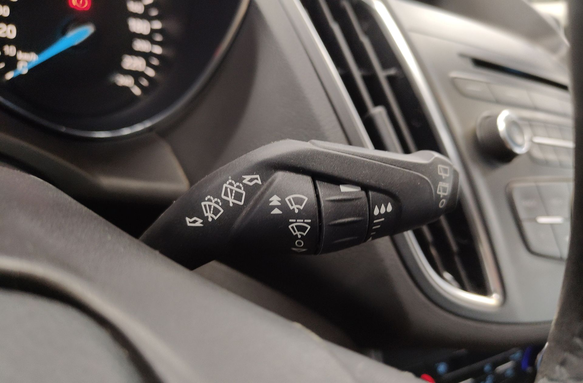 Ford C-Max 1.0 EcoBoost Trend+ - foto 24