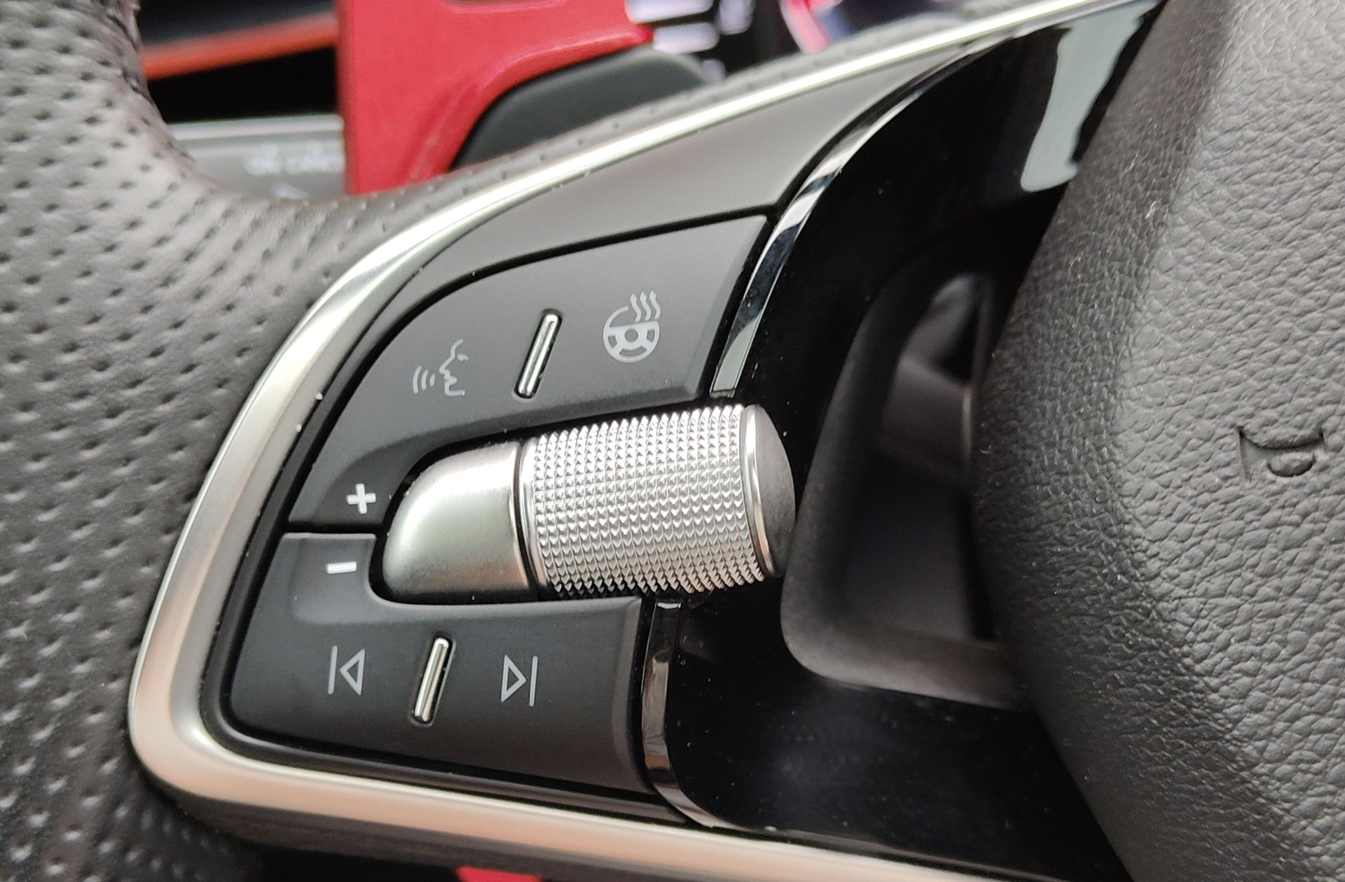 Škoda Kamiq 1.5 TSI Montecarlo DSG - foto 32