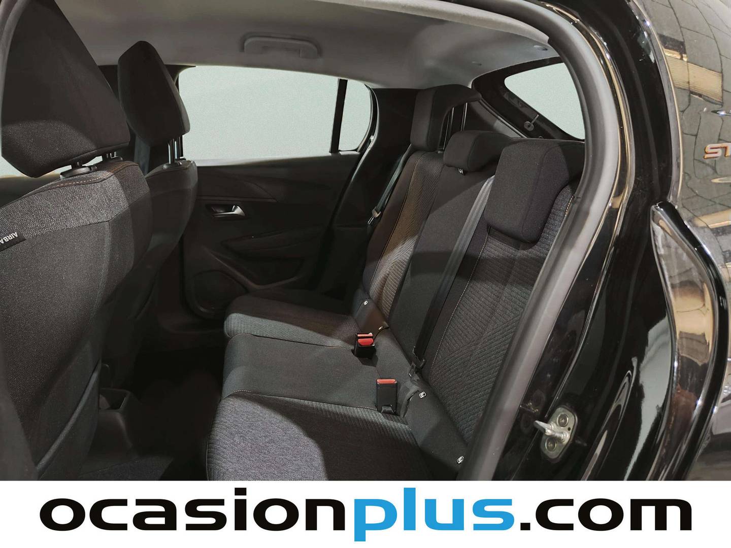 Foto asientos traseros Peugeot 208 Peugeot 208 Style Hybrid 100 eDCS6 (100 CV)