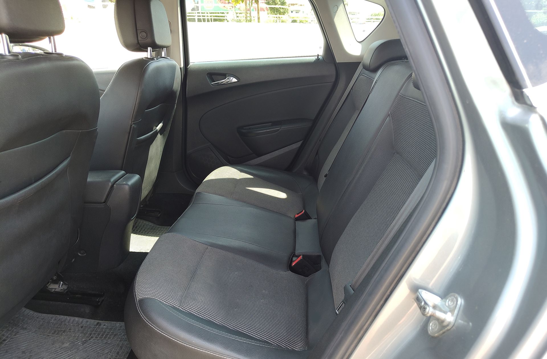 Opel Astra 1.4 Turbo Excellence - foto 9