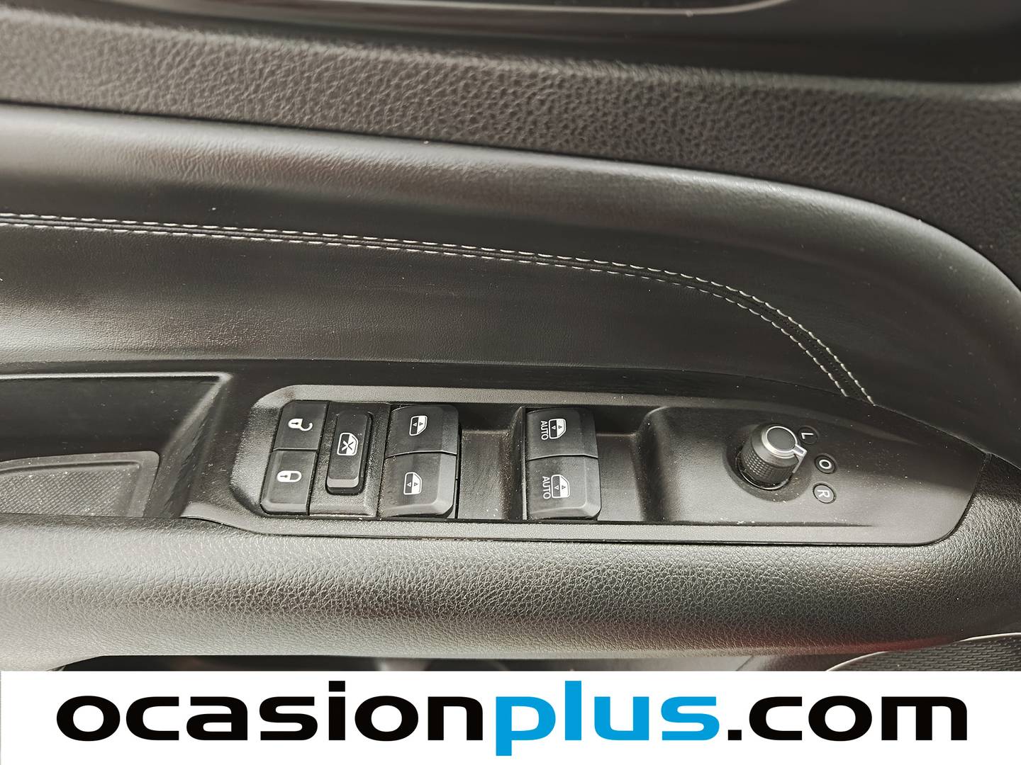 Foto Jeep Compass Jeep Compass 1.3 Gse Night Eagle FWD MT (130 CV)