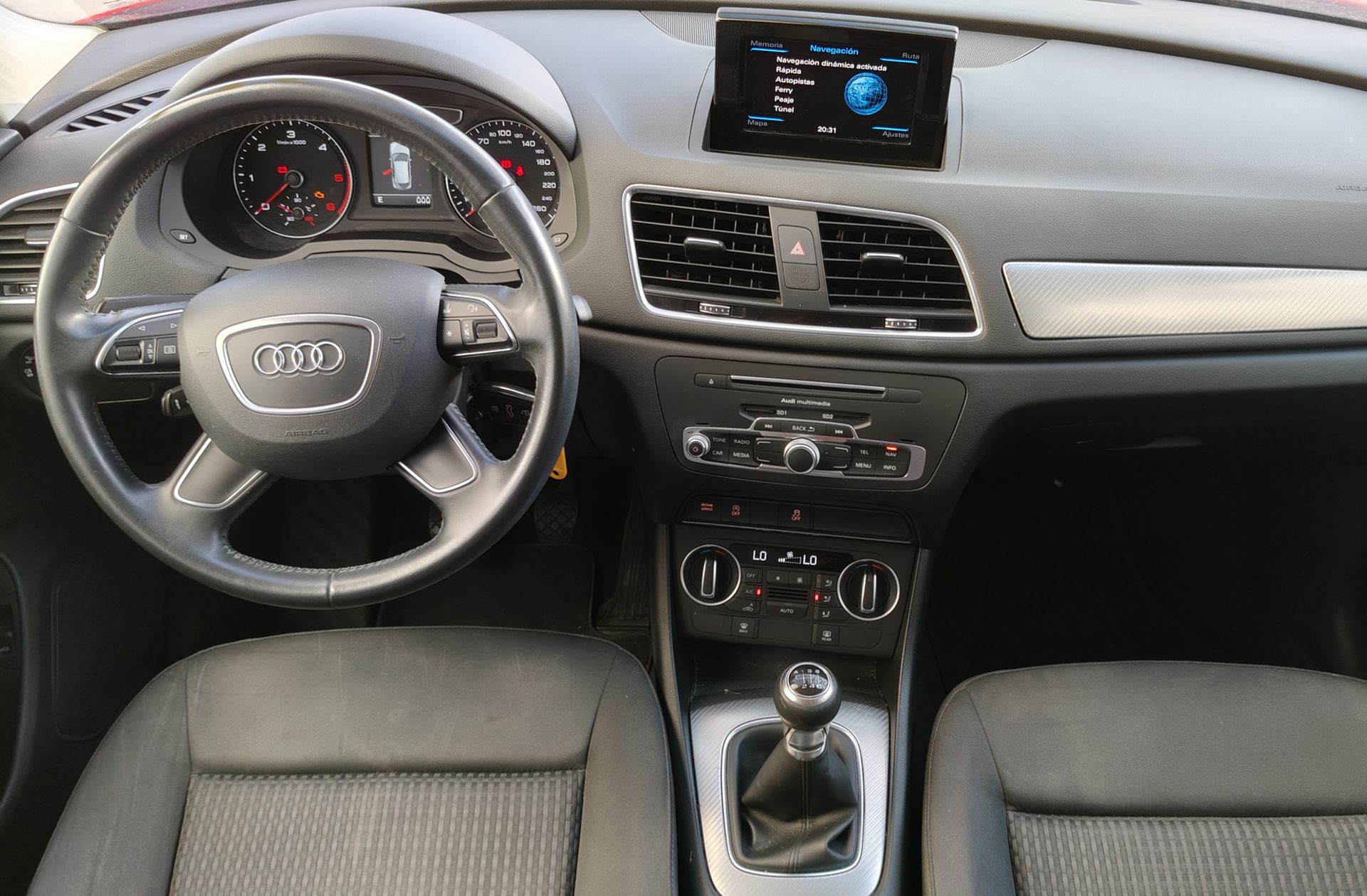 Audi Q3 design edition 2.0 TDI - foto 6