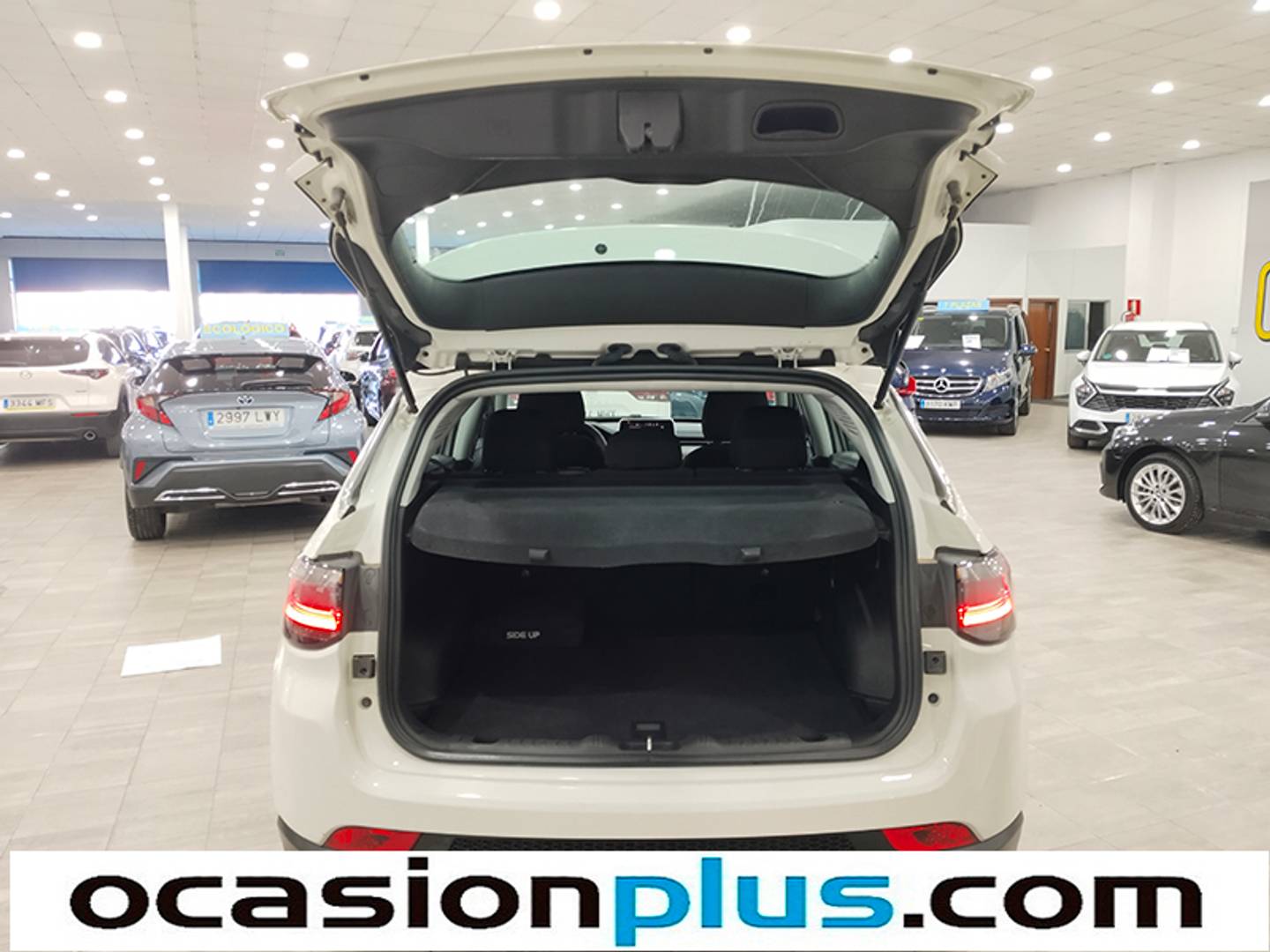 Foto Jeep Compass Jeep Compass 1.3 Gse T4 Longitude FWD MT (130 CV)