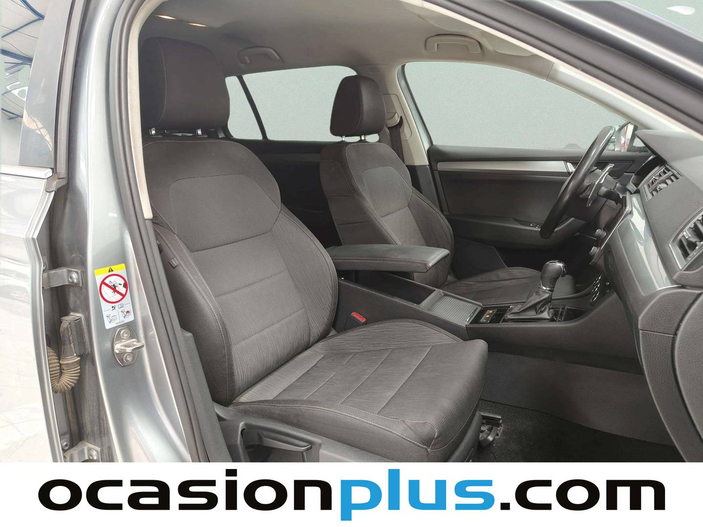 Skoda Superb Skoda Superb Combi 1.6 TDI Ambition DSG (120 CV) automático