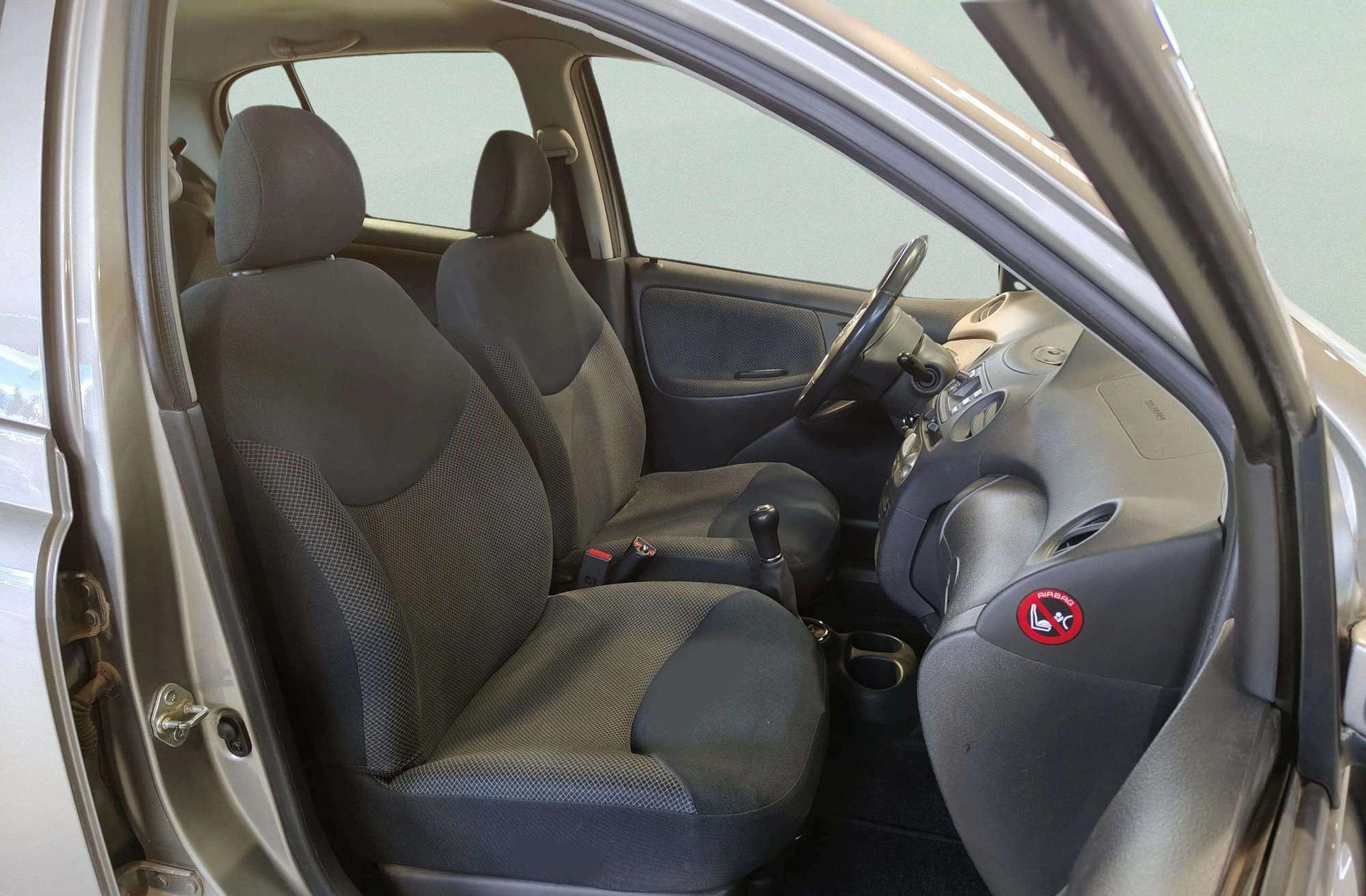 Toyota Yaris 1.3 VVT-i Sol - foto 14