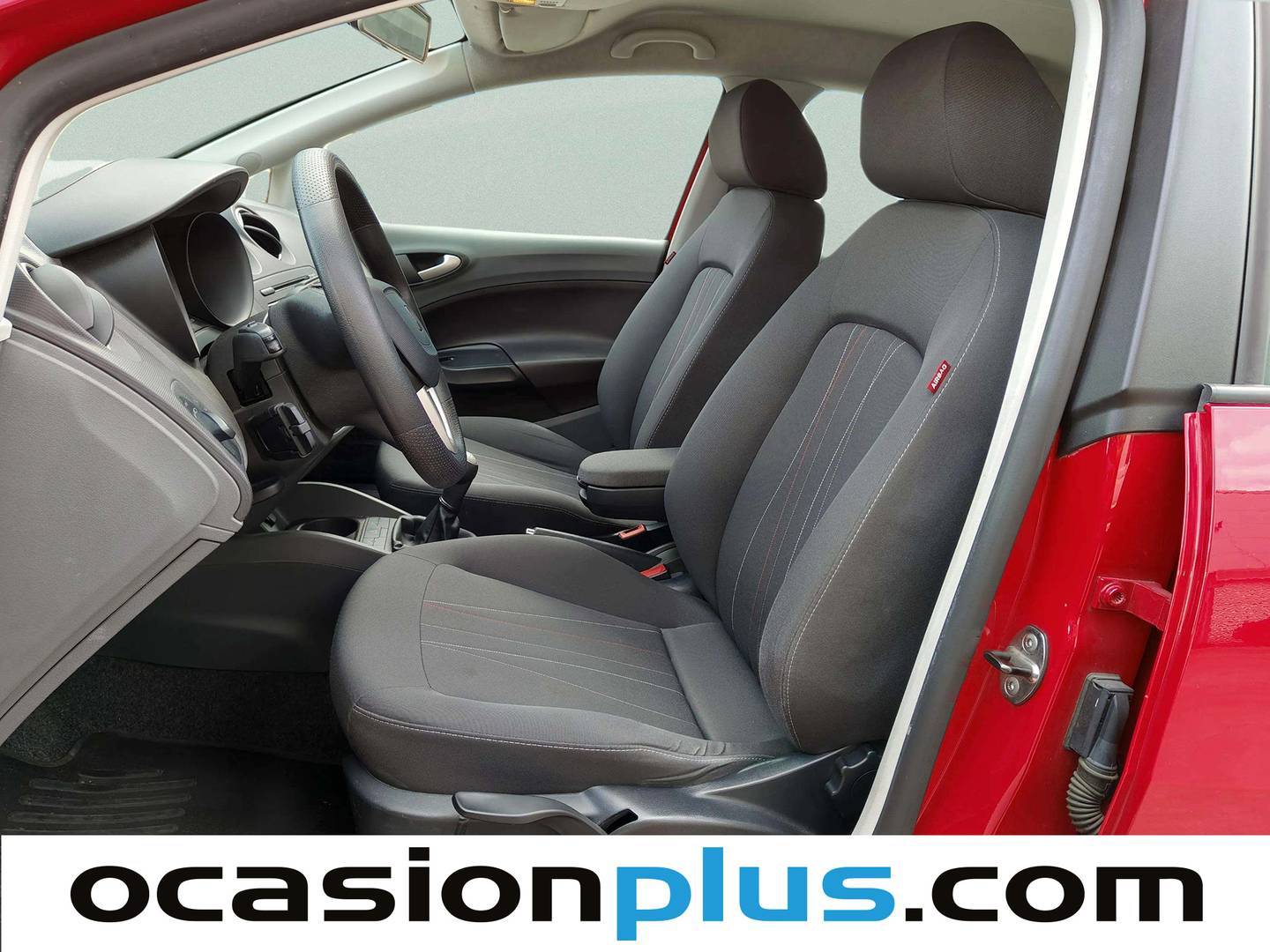 Foto asientos delanteros Seat Ibiza Seat Ibiza ST 1.6 TDI Reference DPF (90 CV)