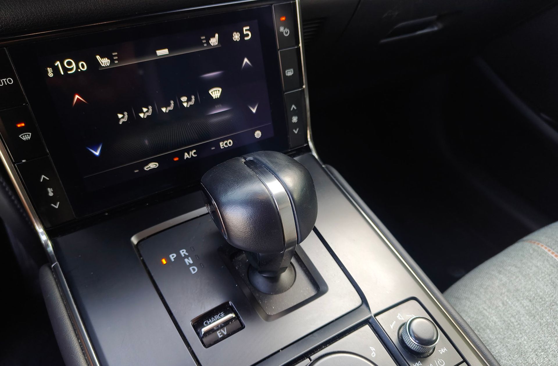 Mazda MX-30 e-Skyactiv R-EV Advantage Modern Confidence - foto 7