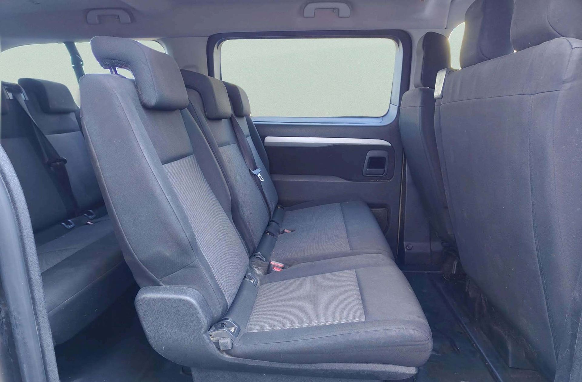 Peugeot Traveller 2.0 BlueHDi Long Business EAT8 9 plazas - foto 15