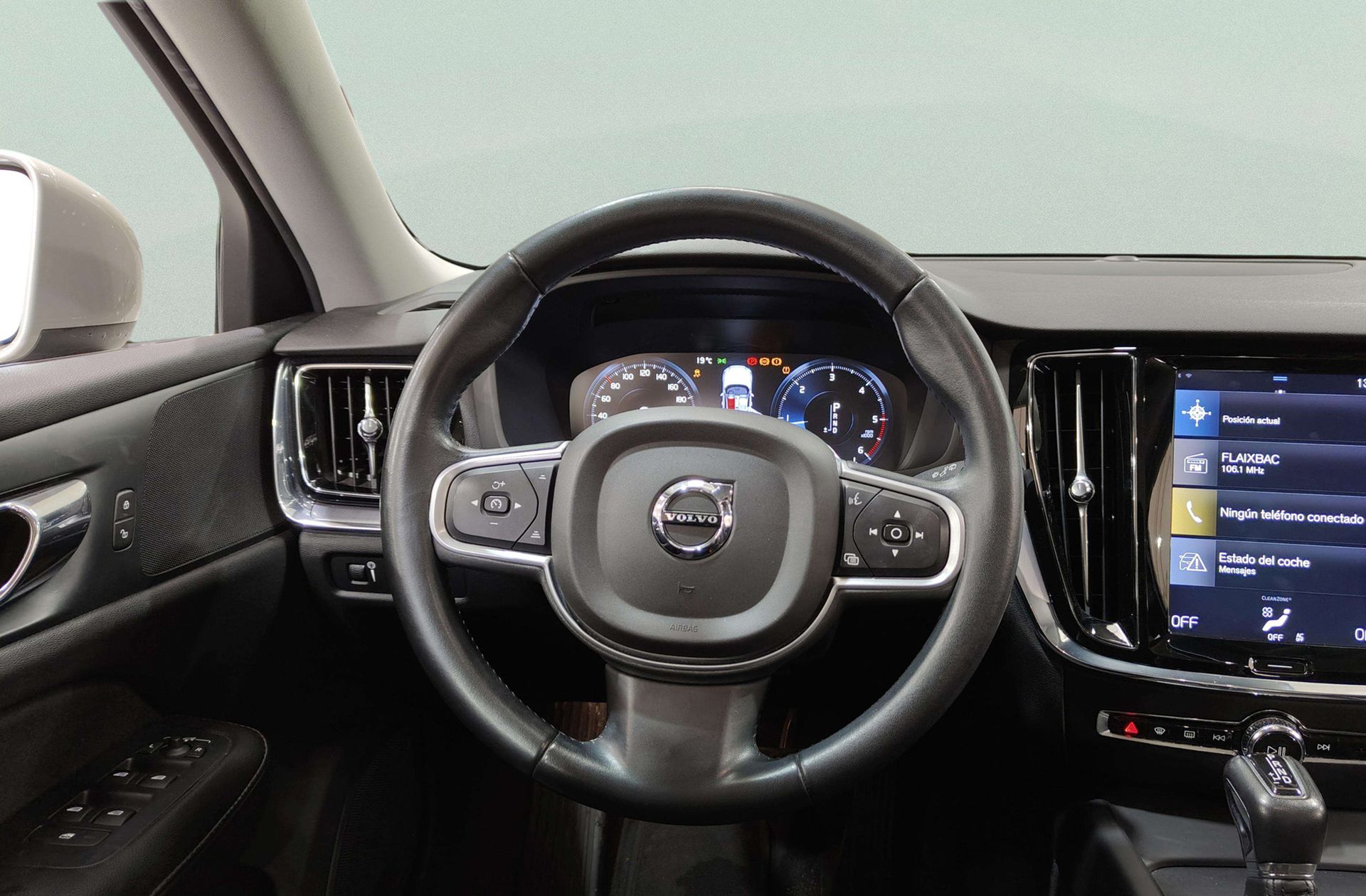 Volvo V60 D4 Momentum - foto 21