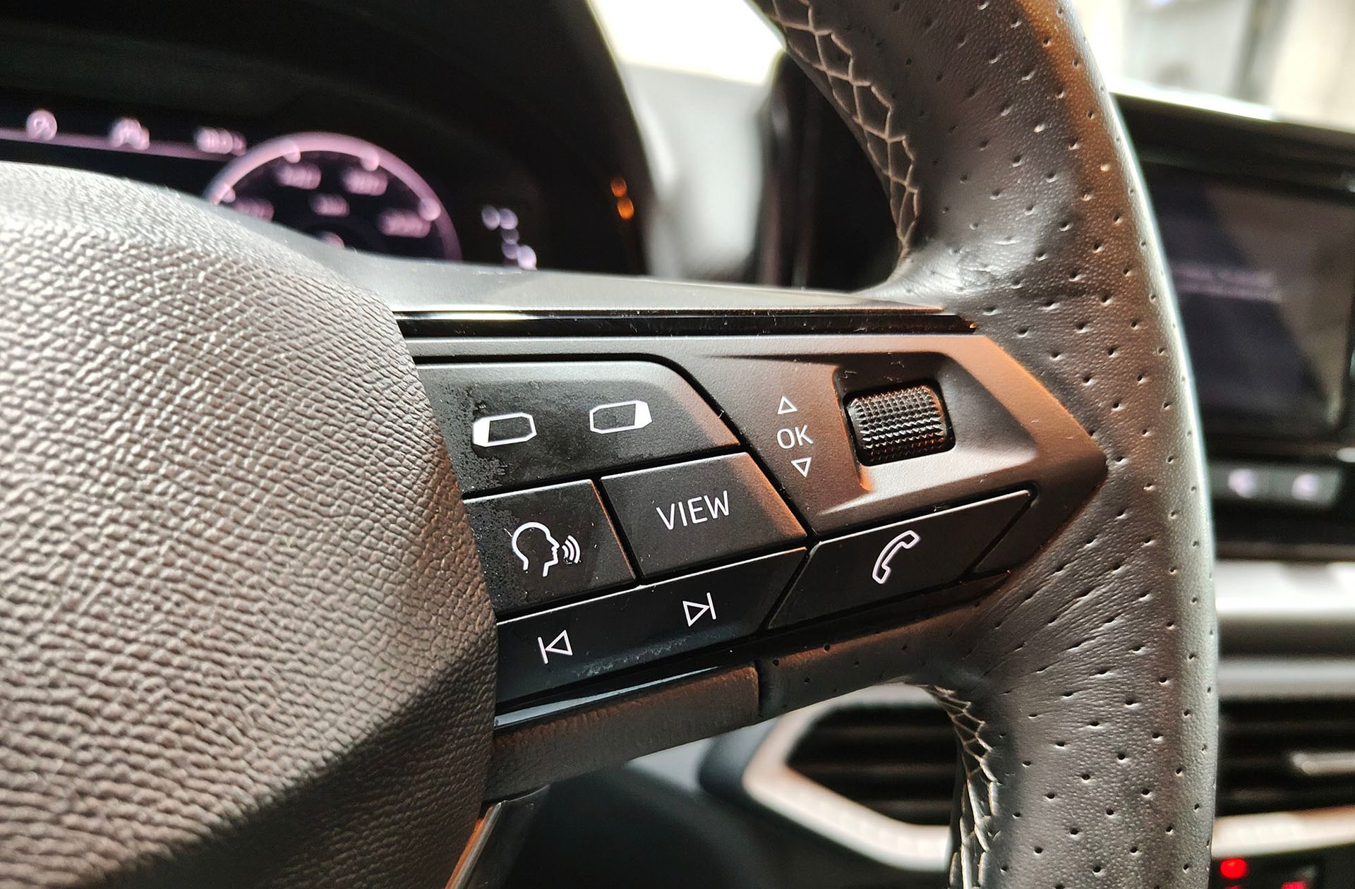 SEAT Arona 1.0 TSI FR - foto 28