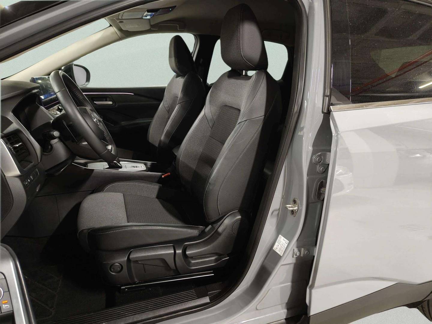 Foto asientos delanteros Nissan QASHQAI Nissan Qashqai DIG-T 158 mHEV N-Connecta CVT (158 CV)