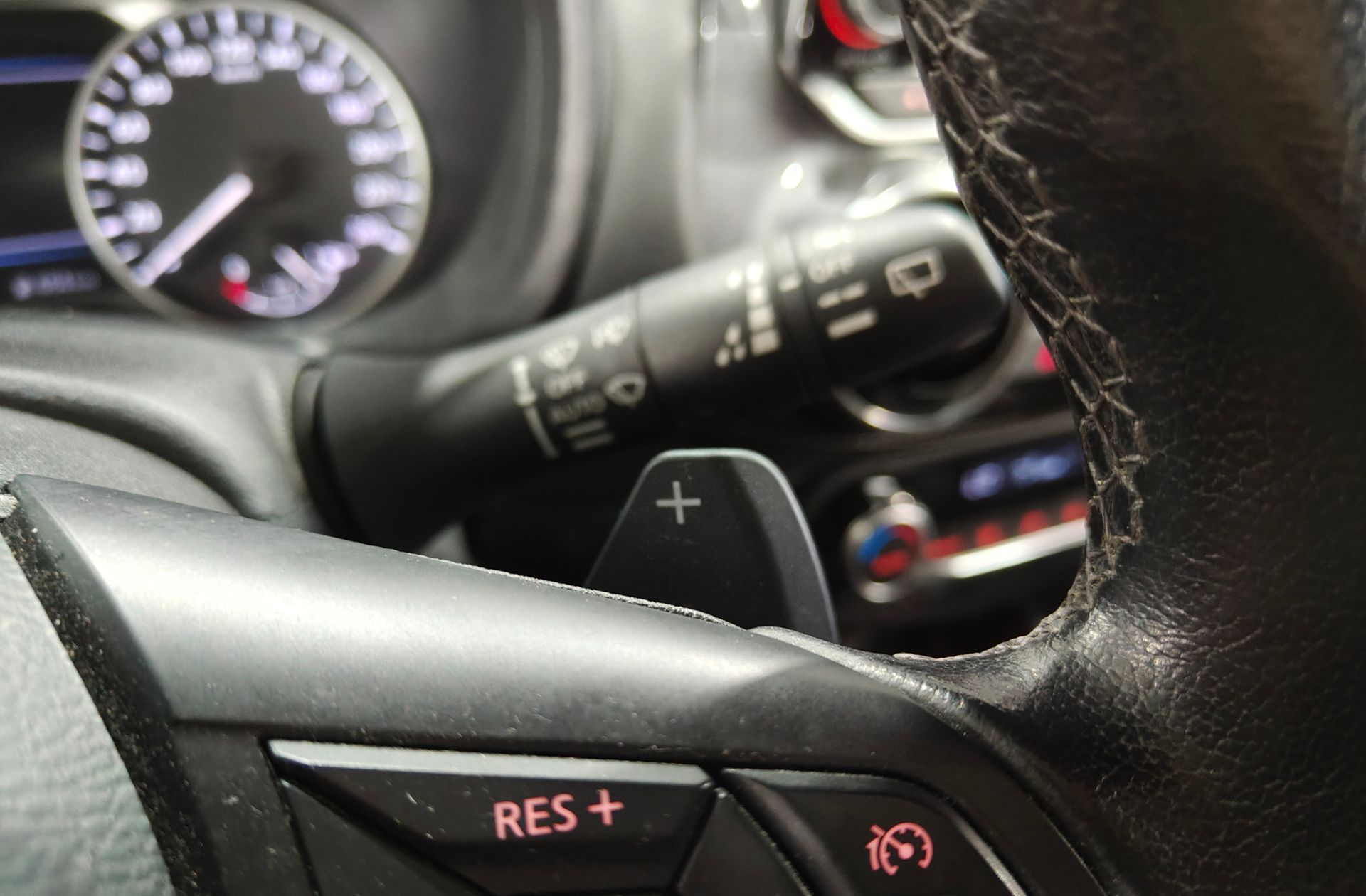 Nissan Juke DIG-T DCT Tekna - foto 29